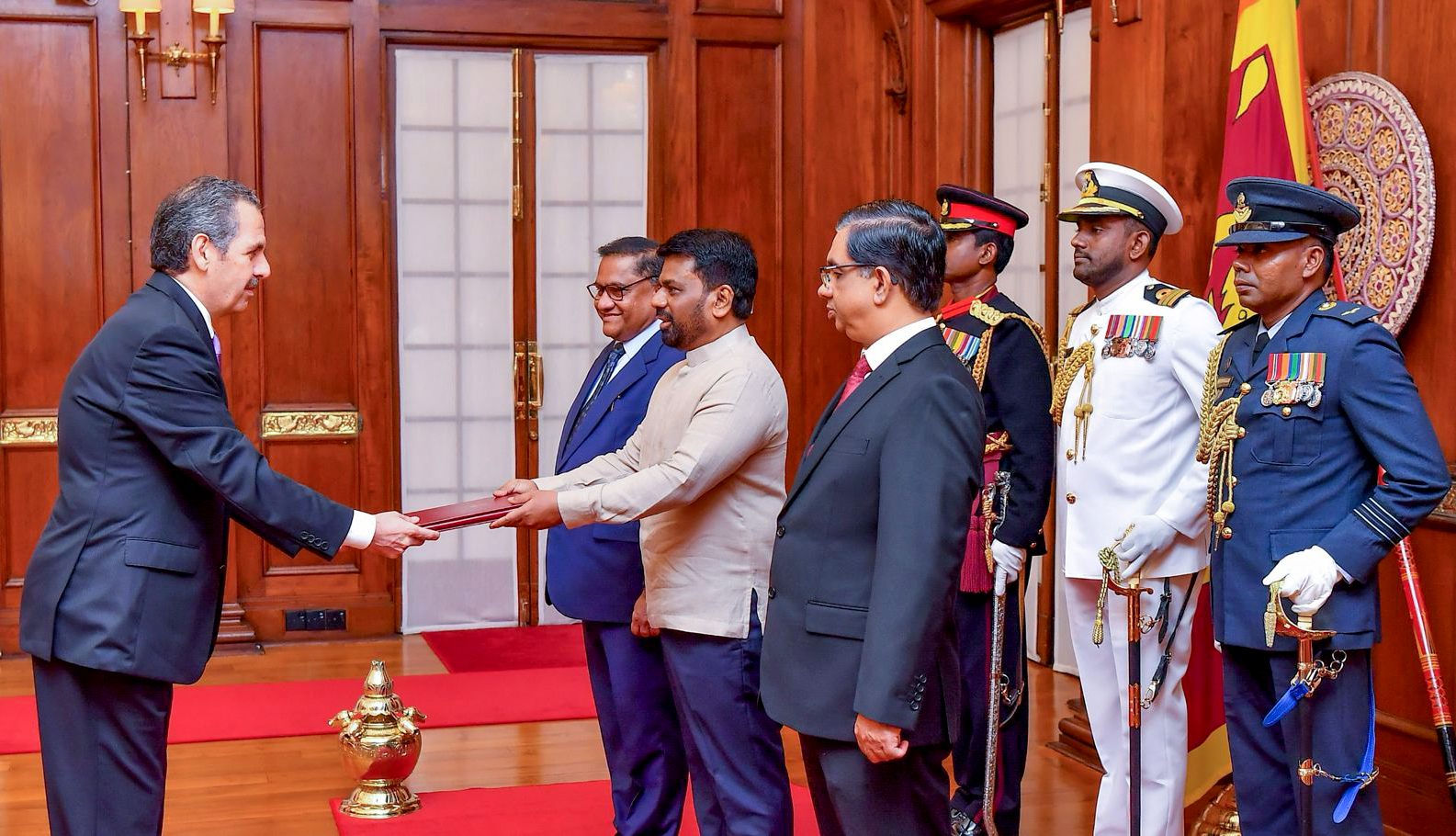 Kingdom’s ambassador to Sri Lanka presents credentials