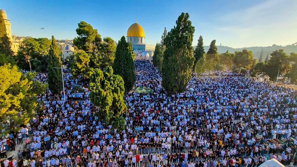 40k worshipers perform Friday prayer at Al-Aqsa Mosque