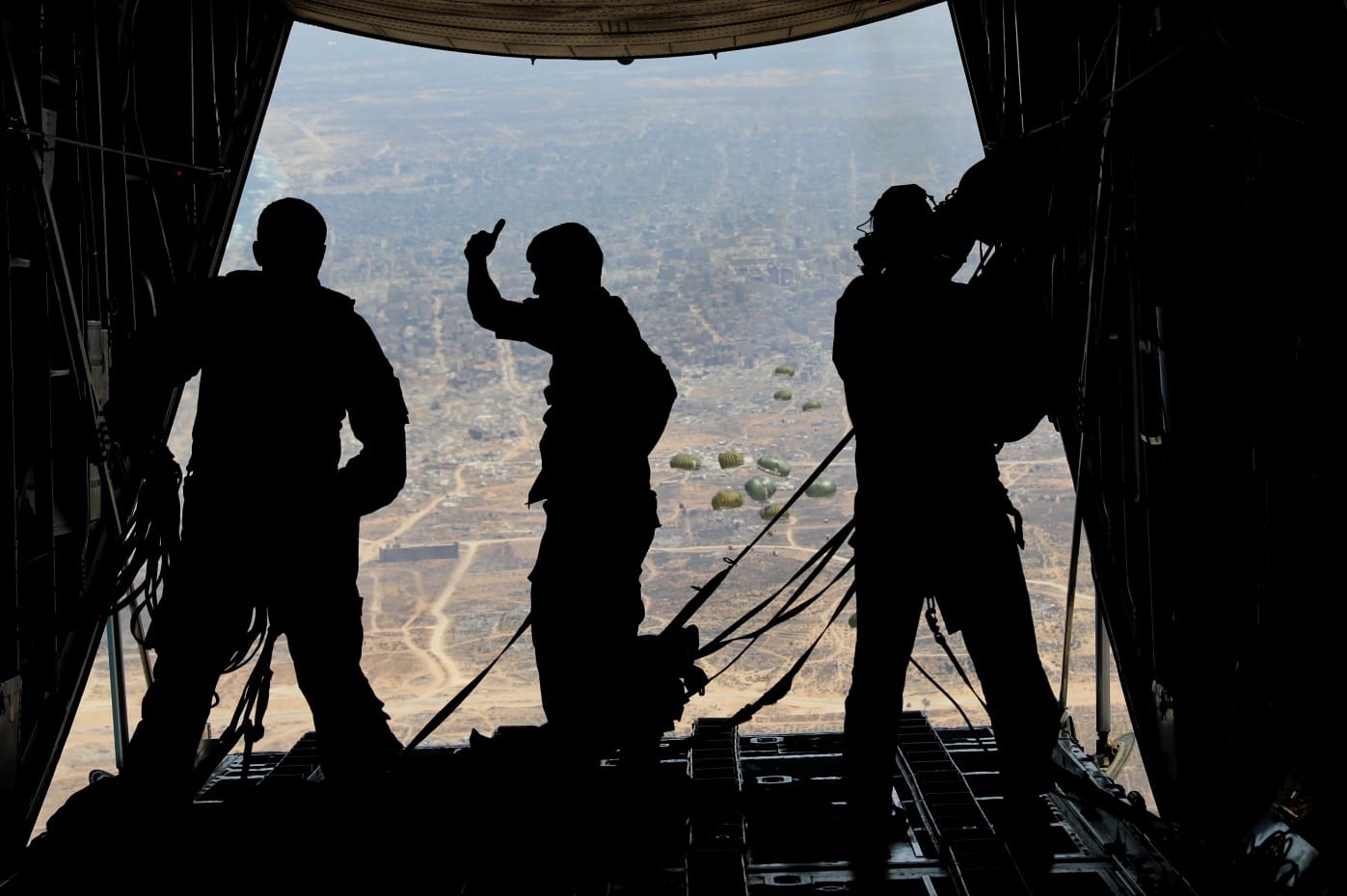 Jordan Armed Forces continue delivering aid to Gaza via airdrops in partnership with various countries