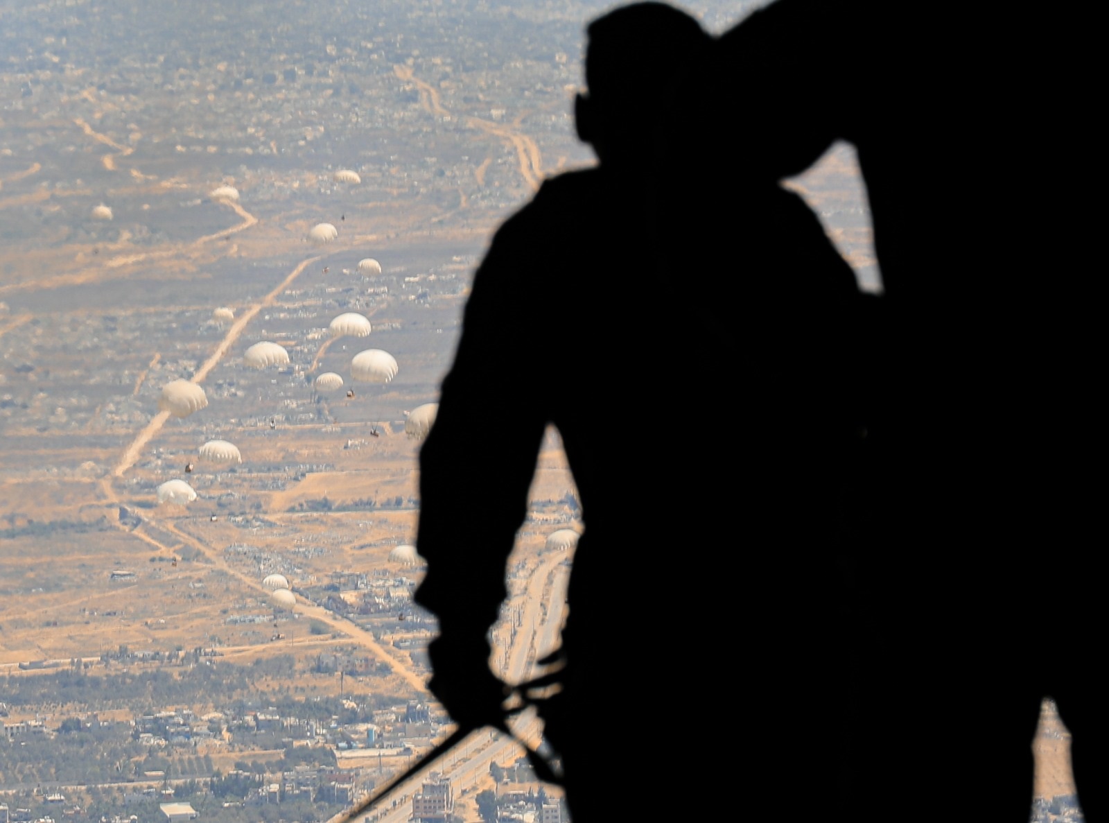 Jordan continues humanitarian efforts for Gaza; five military planes airdrop 35 tonnes of aid