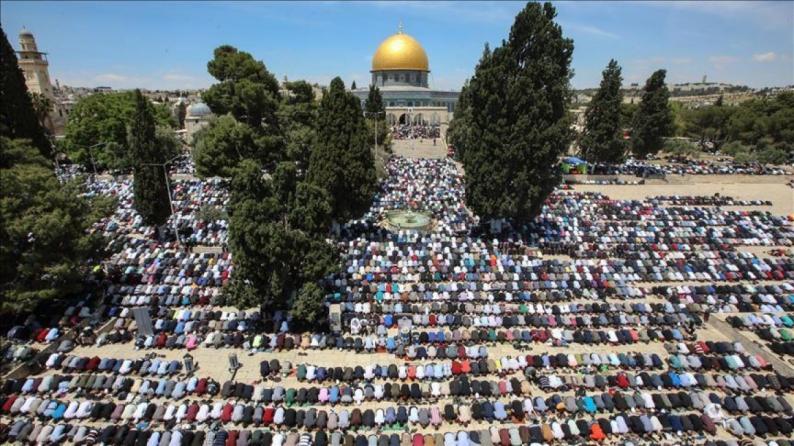 40k worshipers perform Friday prayer at Al-Aqsa Mosque