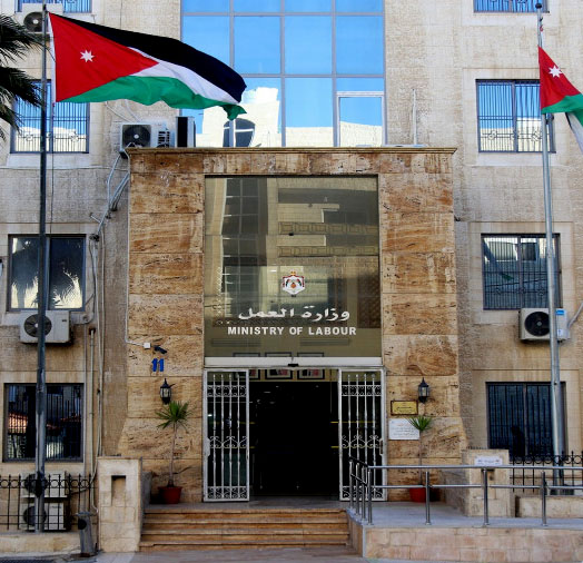 Authorities ban outdoor work during peak heat hours amid heatwave