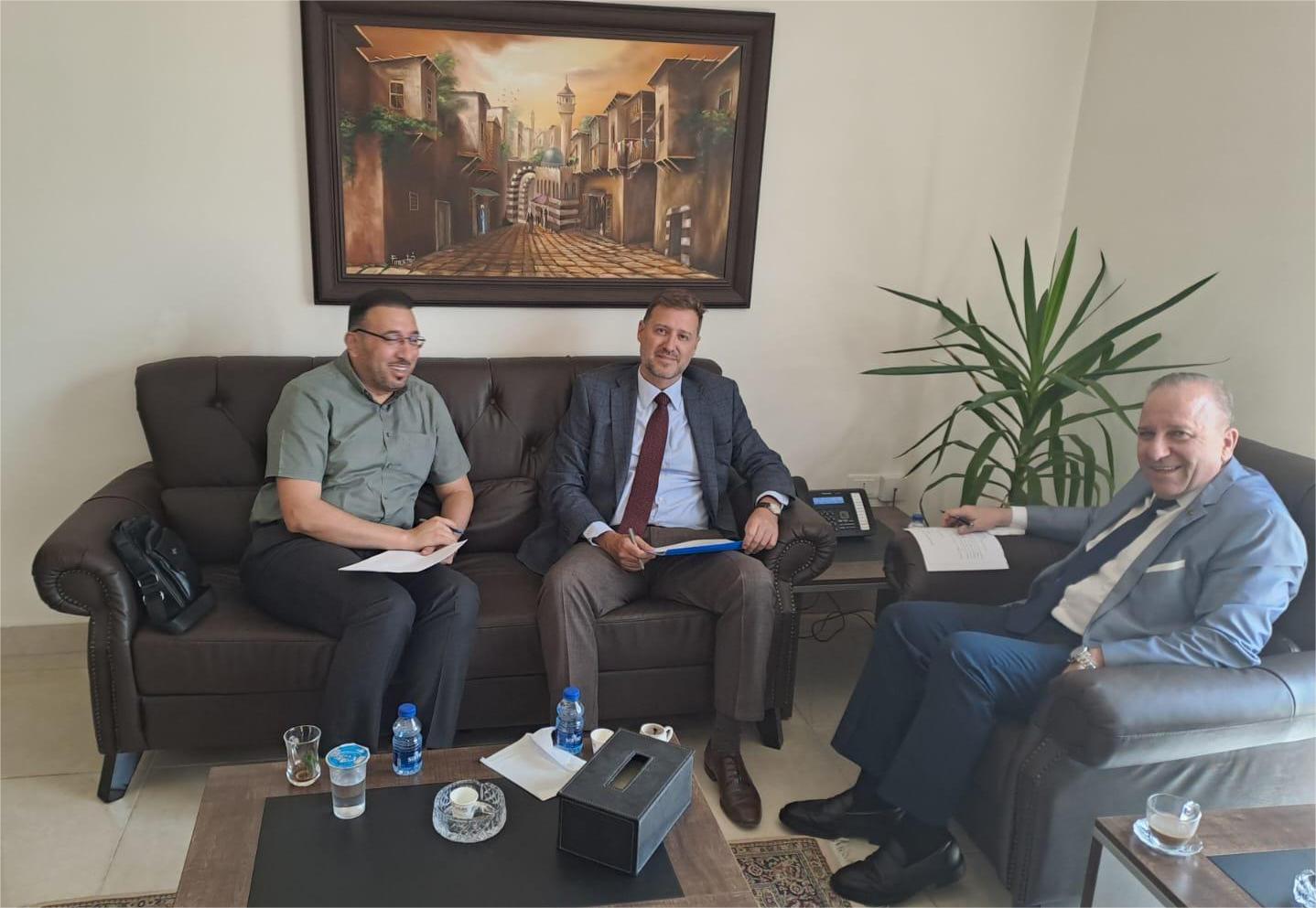 DPA, UNRWA discuss services in Jordan's refugee camps