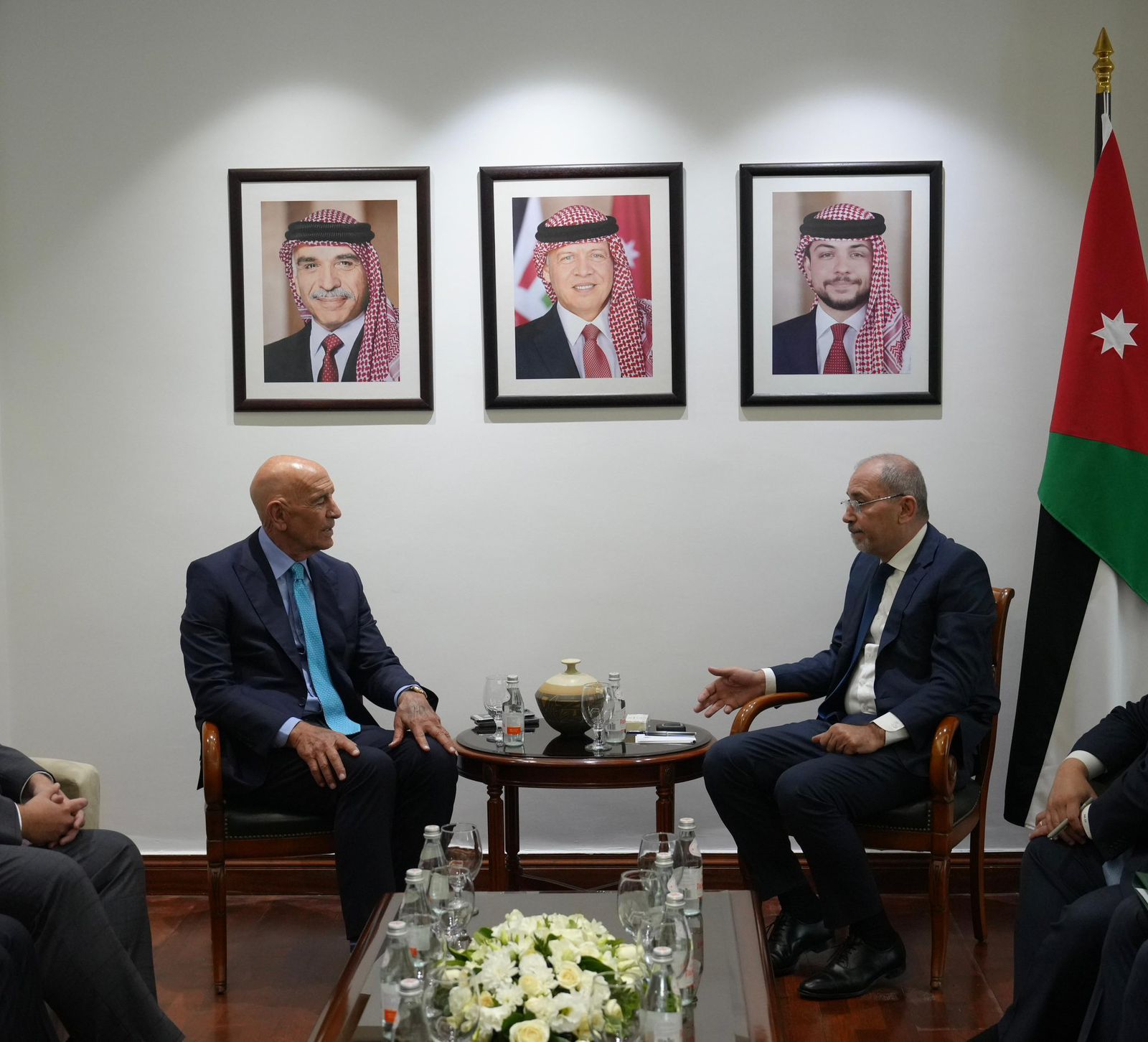 Safadi, U.S. Special Envoy discuss Syria ahead of tripartite talks