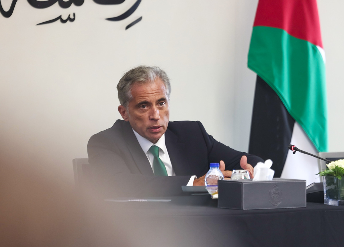 PM meets Secretaries-General of Ministries, exhorts them to assume responsibilities