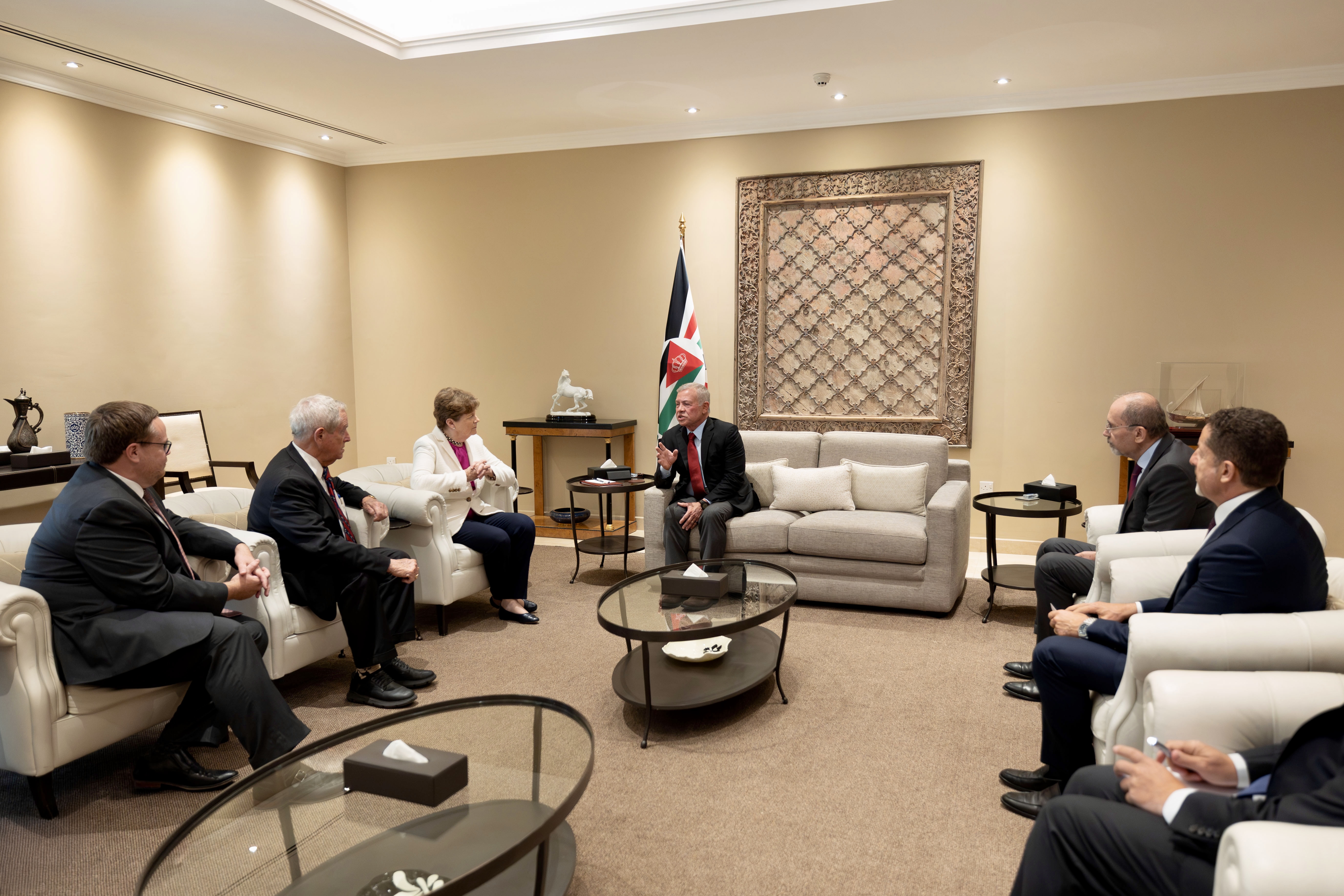 King receives US Congress delegation