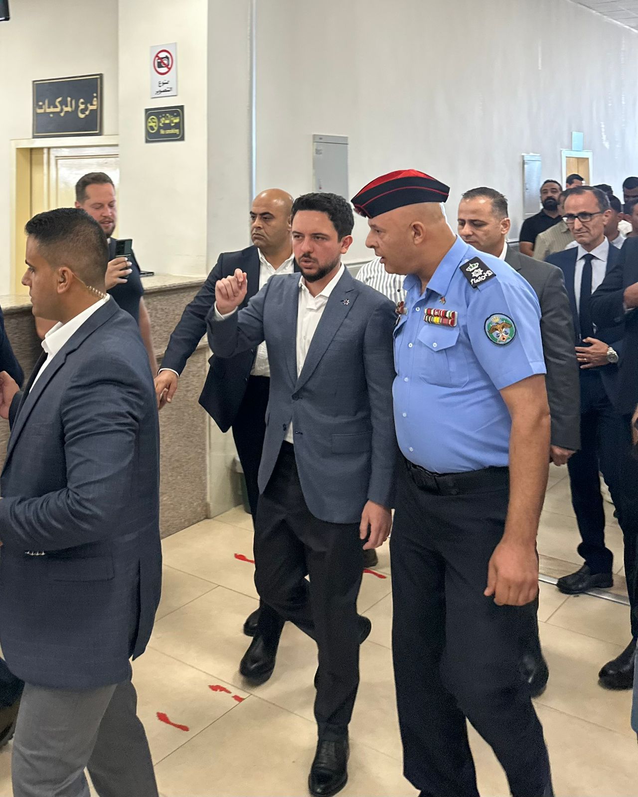 Crown Prince Visits West Amman Licensing Department