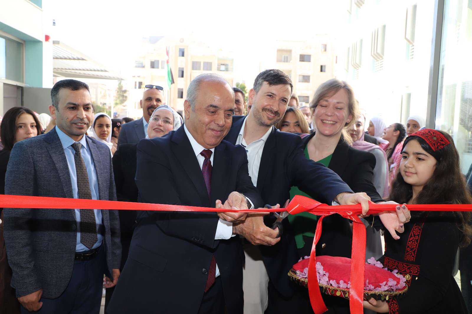 Education Minister Opens New al-Hashemi al-Shamali School Building