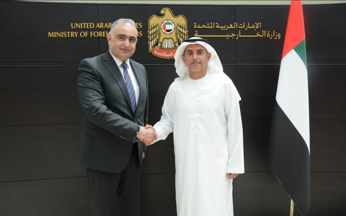 Al-Atoum presents consular credentials to UAE