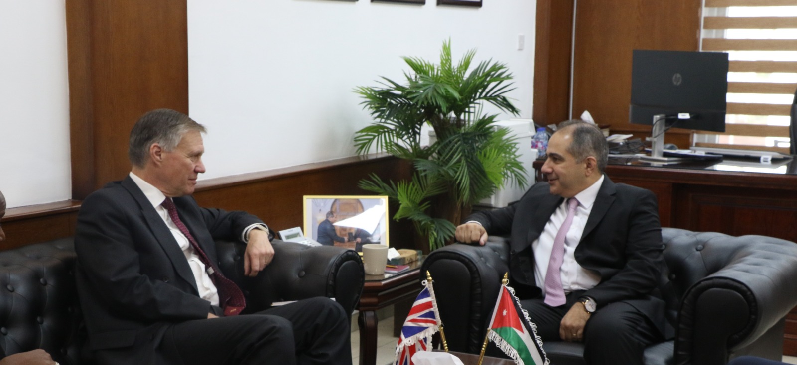 Jordan, UK Discuss Boosting Investment Ties