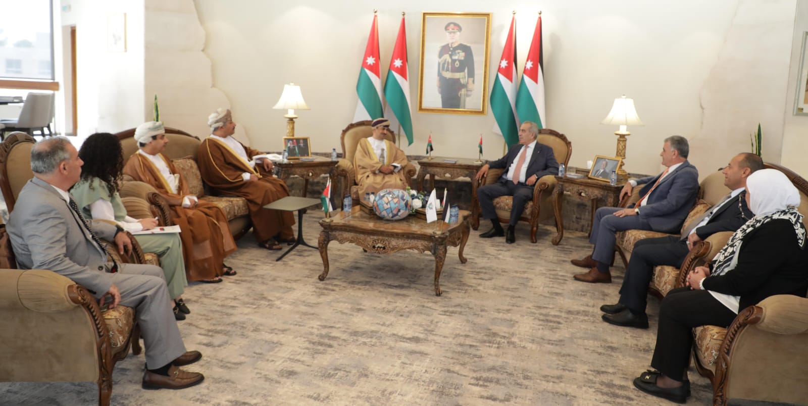 Rawashdeh, Omani information minister discuss cultural cooperation