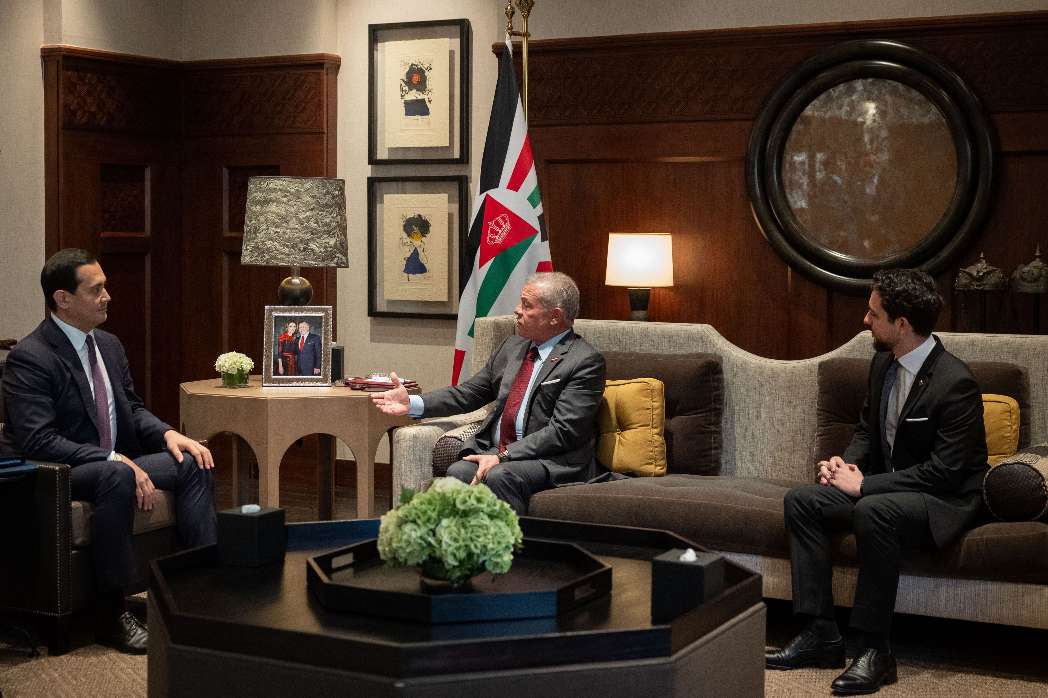 King receives Uzbekistan presidential adviser