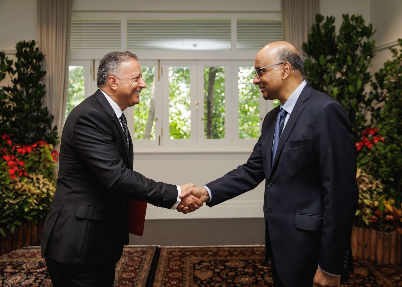 Radaideh presents credentials to President of Singapore as ambassador