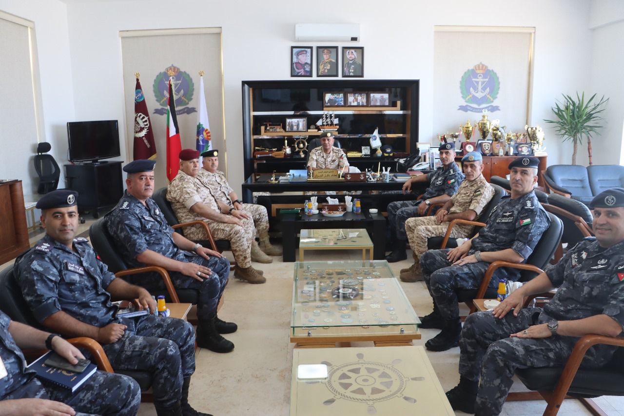 Inspector General of Armed Forces Visits Frogmen Group