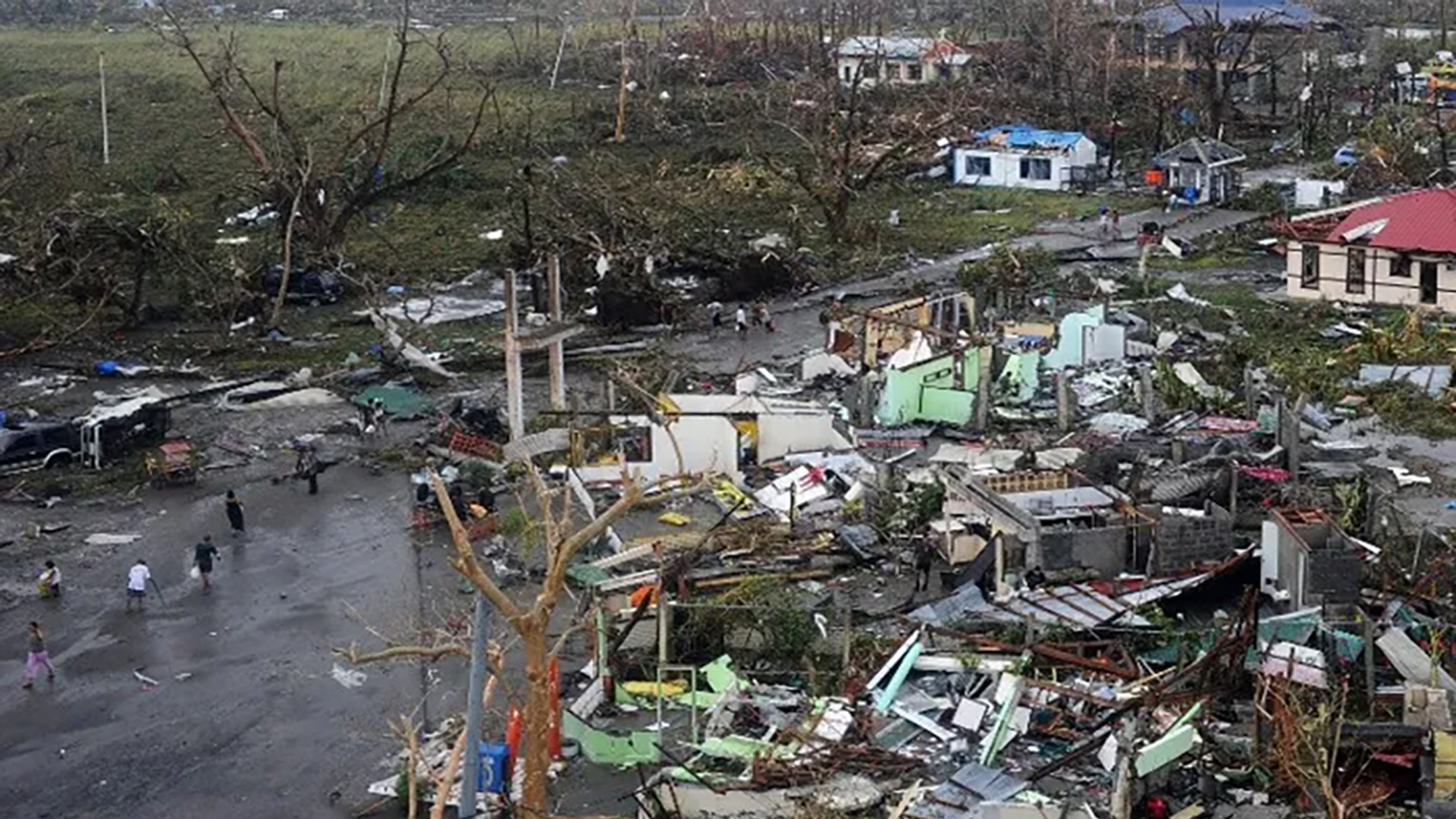 Powerful 7.5 magnitude earthquake strikes off southern Philippines, tsunami warnings issued