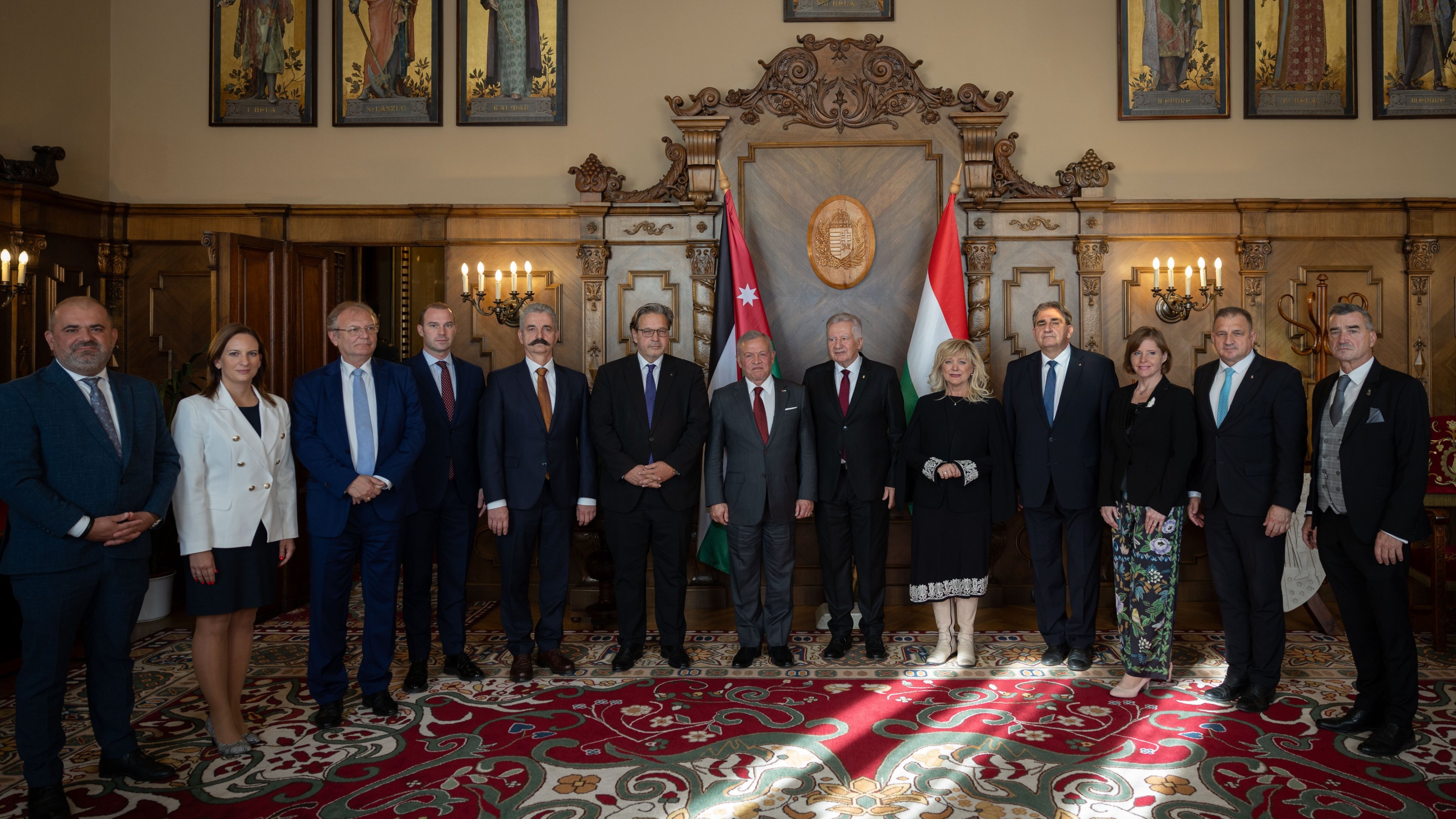 King meets with members of Hungarian Parliament in Budapest