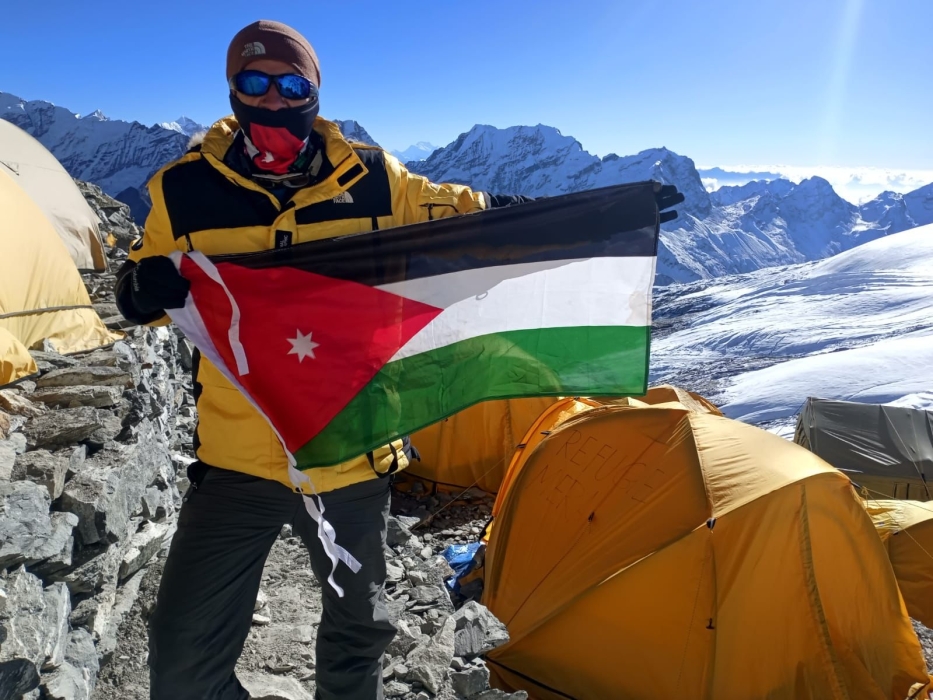 Jordanian travelers use digital technology to advertise vacation to Kingdom