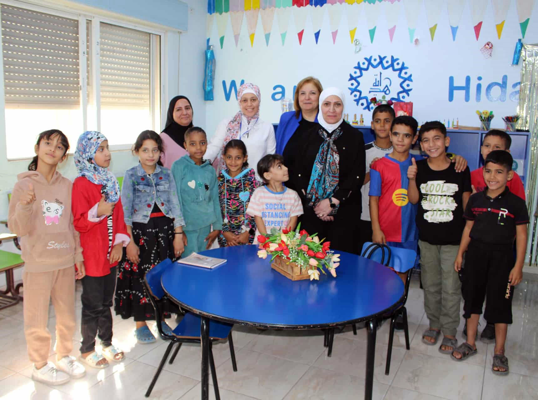 حملة لتوزيع الطرود الخيرية في مخيم إربد