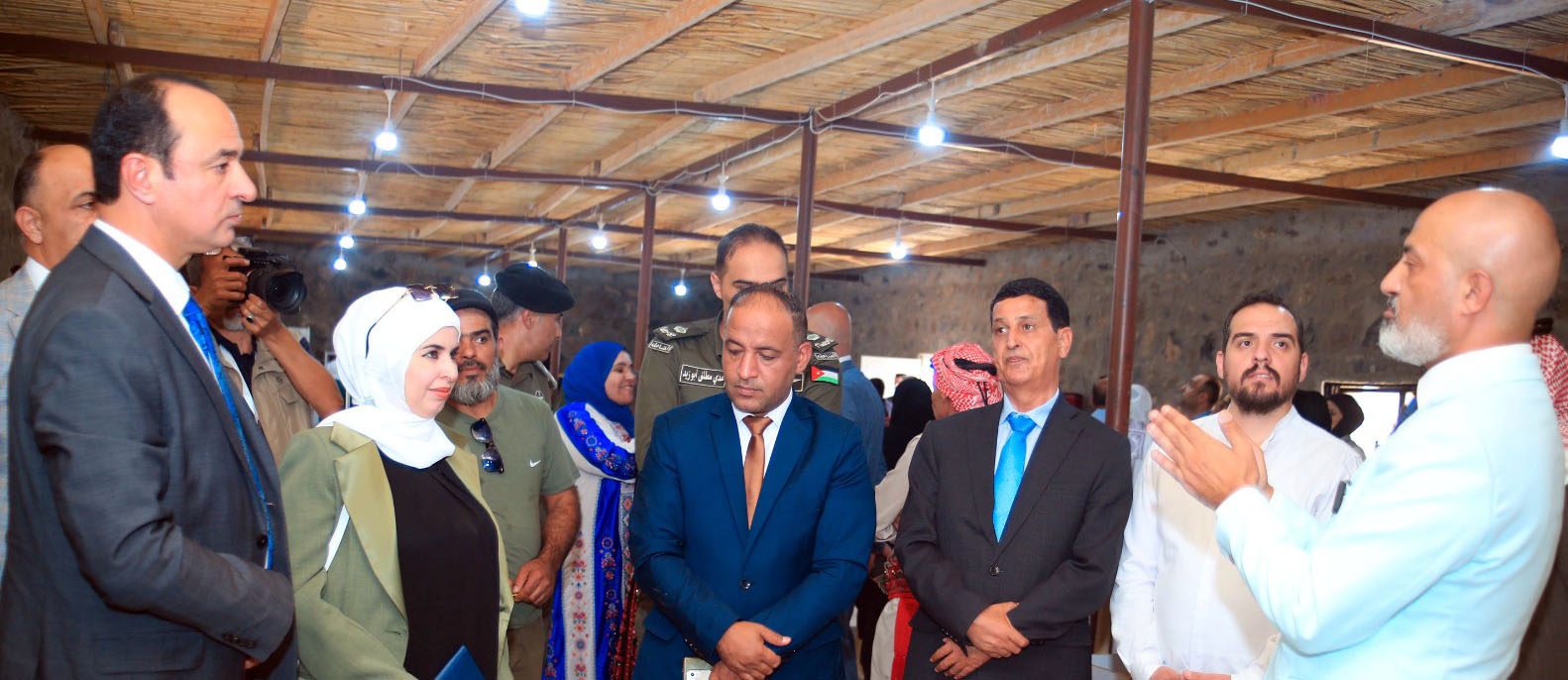 افتتاح "بوابة جارسيا" للصناعات الجلدية والمكتبية في أم الجمال