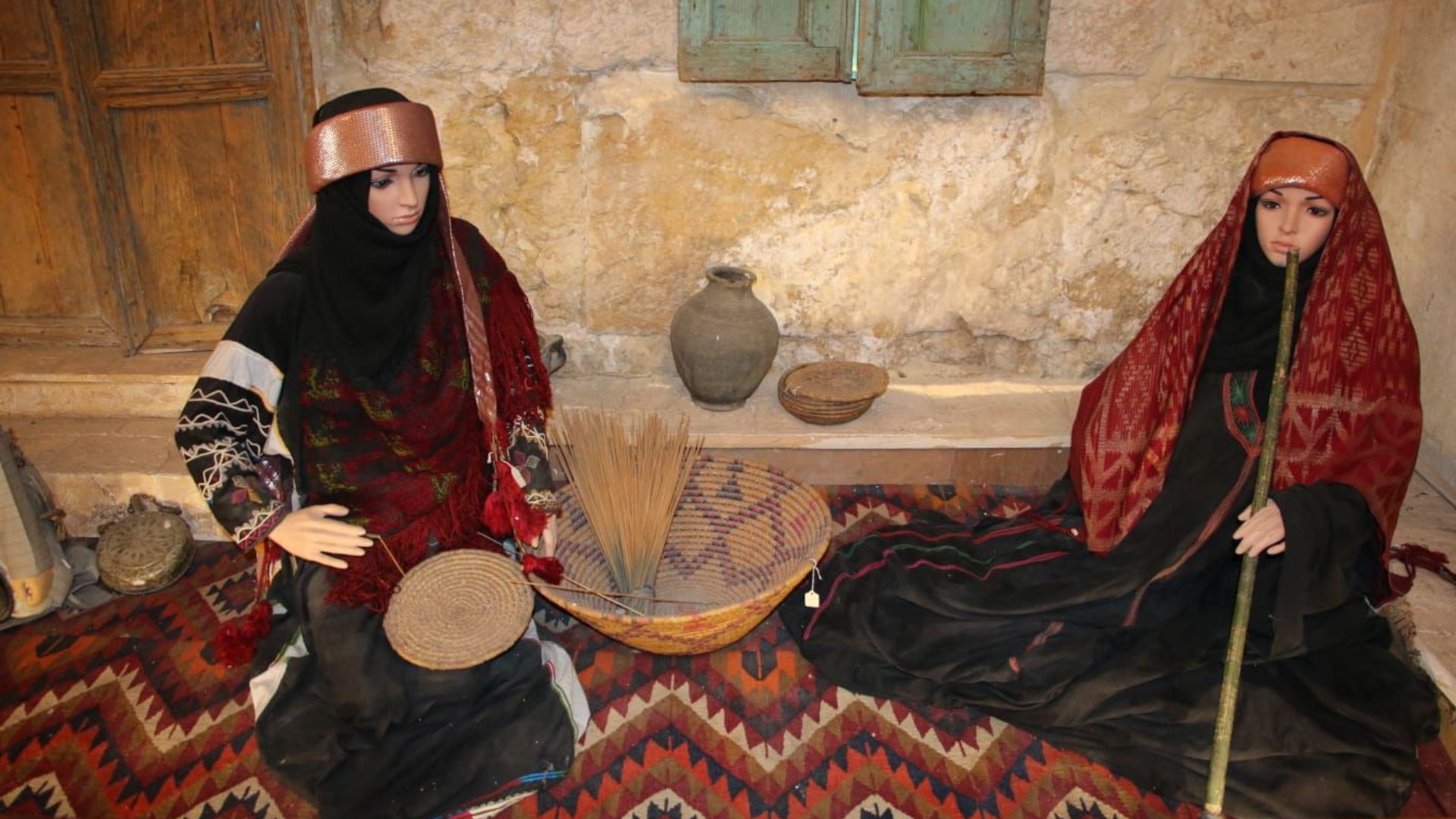 عجلون: ذاكرة الحكاية الأردنية التي تنبض بالأزياء والحرف التراثية