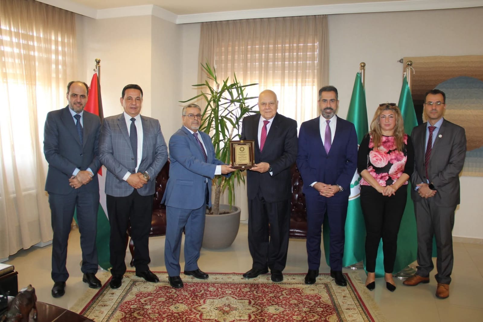 Association of Arab Universities SG talks cooperation with Libyan cultural attaché