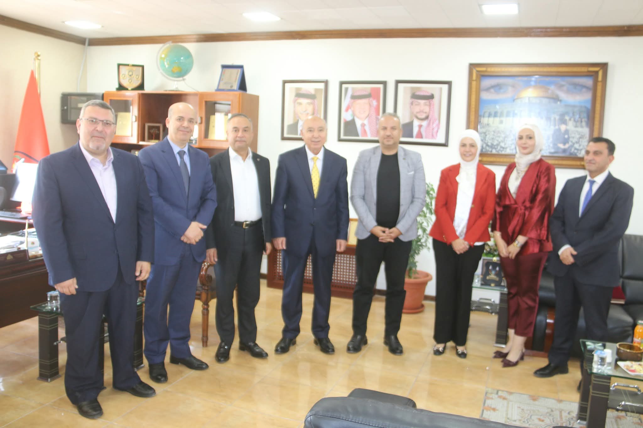 بحث التعاون بين جامعة مؤتة وبنك الدواء الخيري