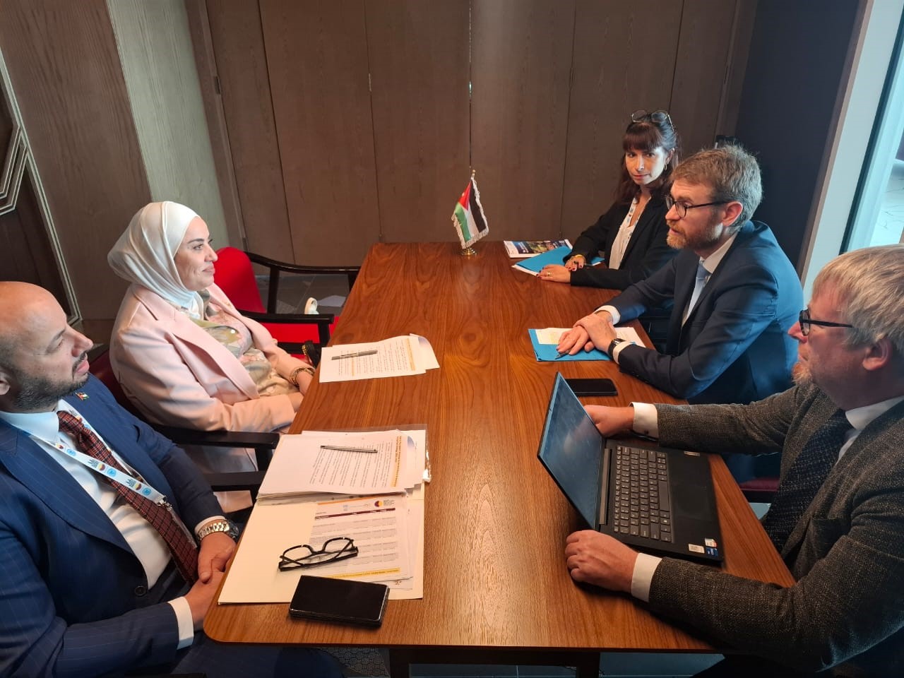 Social Development Minister meets UNHCR, AFD officials in Doha