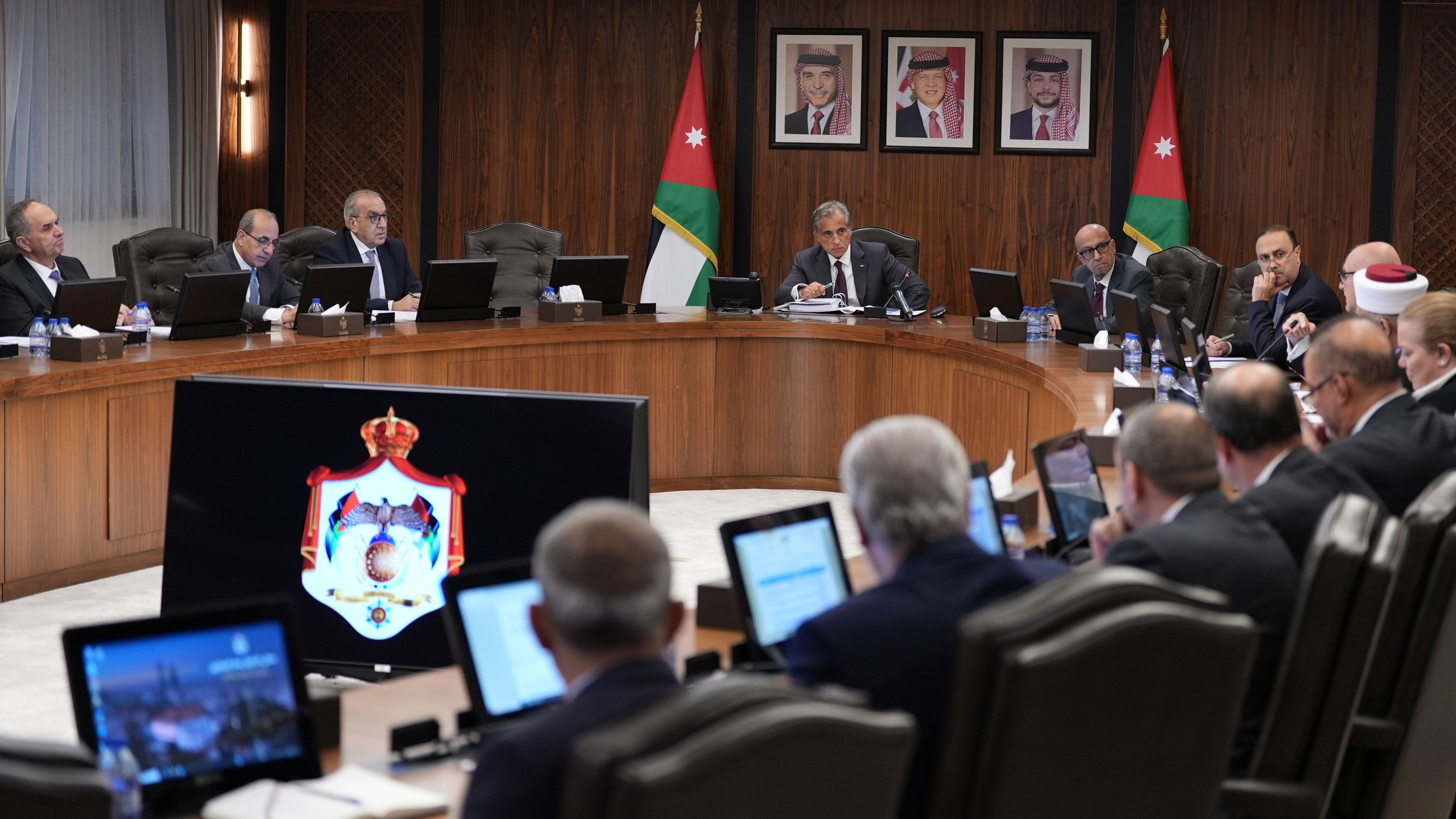 Cabinet approves draft insurance contracts law, key national agreements