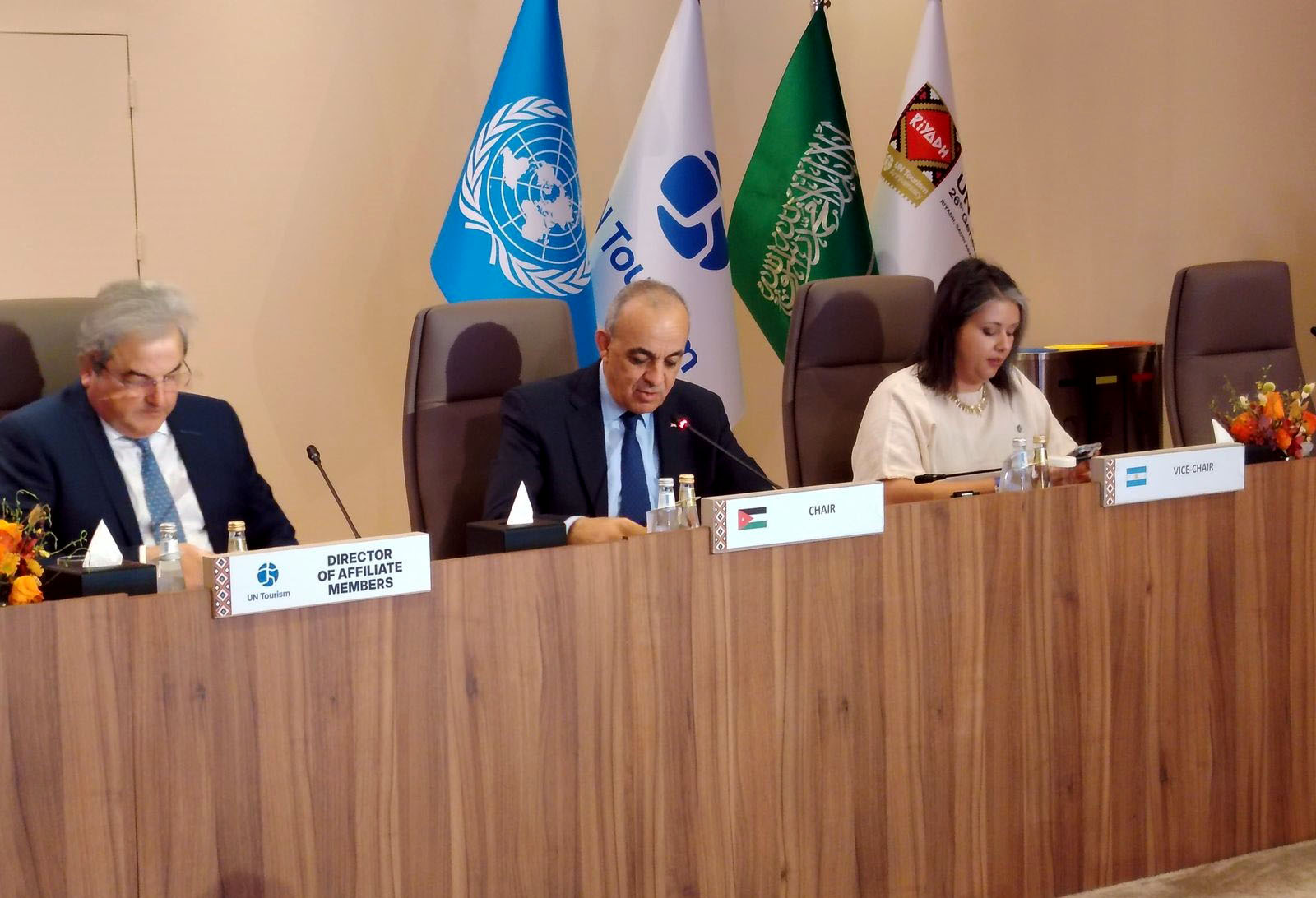 وزير السياحة والآثار يترأس جلسة أممية في الرياض