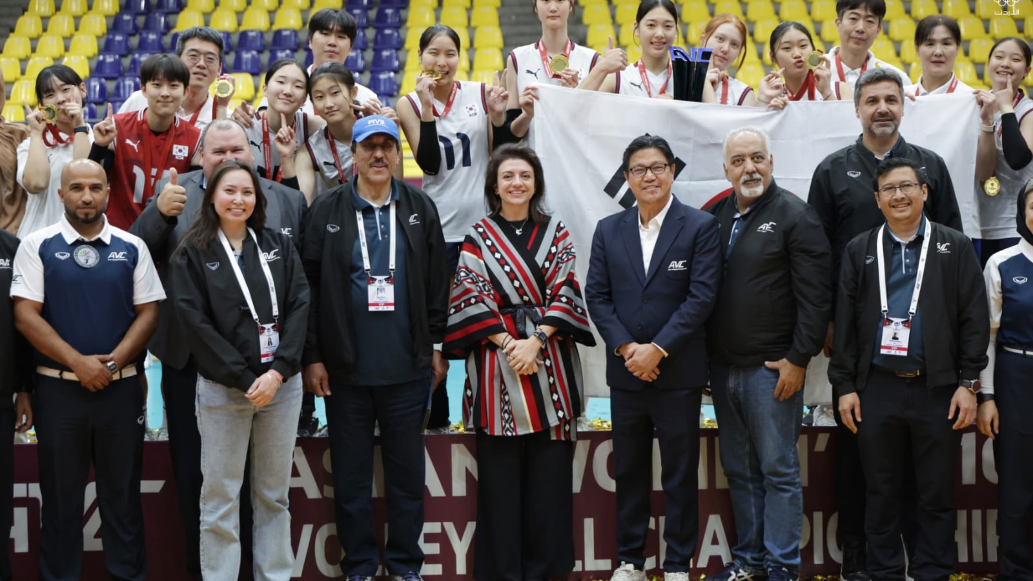 الأميرة آية بنت فيصل تتوج منتخب كوريا الجنوبية بلقب بطولة آسيا للناشئات لكرة الطائرة