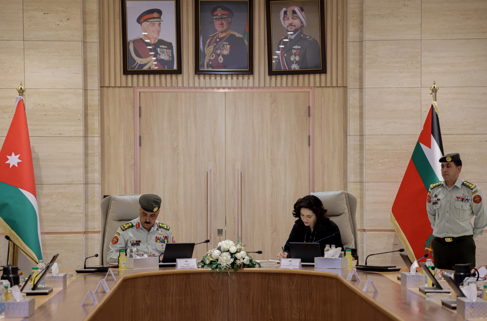 مذكرة تفاهم بين القوات المسلحة ومؤسسة الأميرة تغريد للتنمية والتدريب