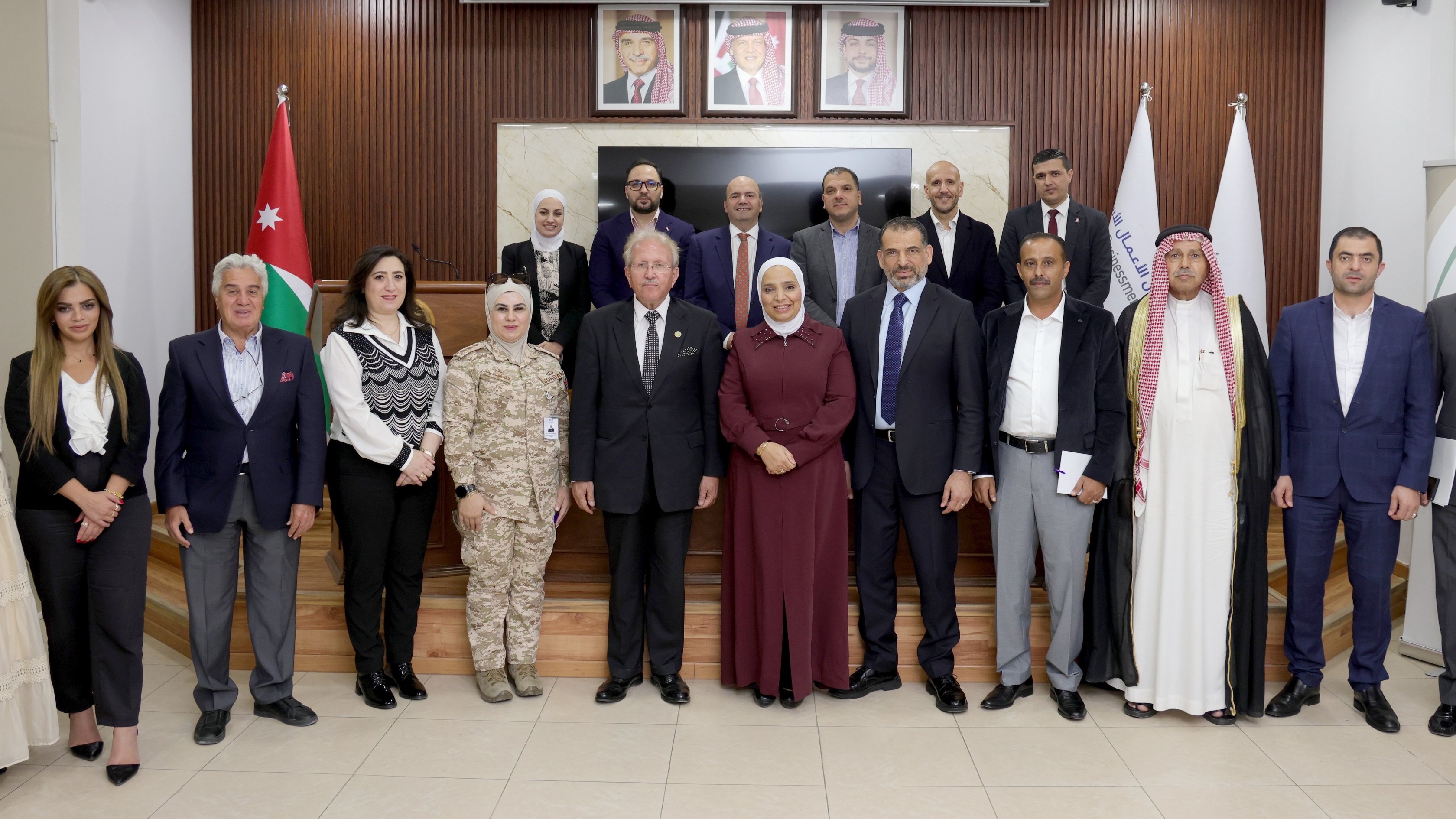 جلسة حوارية حول دور جوائز التميز في رفع تنافسية القطاع الخاص