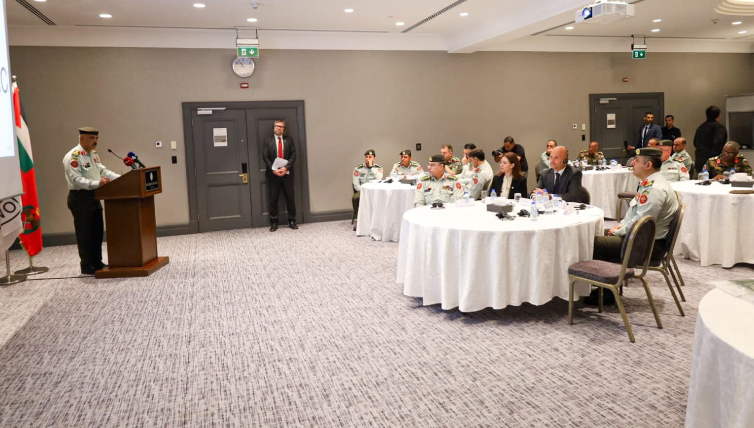 ورشة بعنوان "الطاولة المستديرة الإقليمية للخبراء العسكريين حول إدماج القانون الدولي"