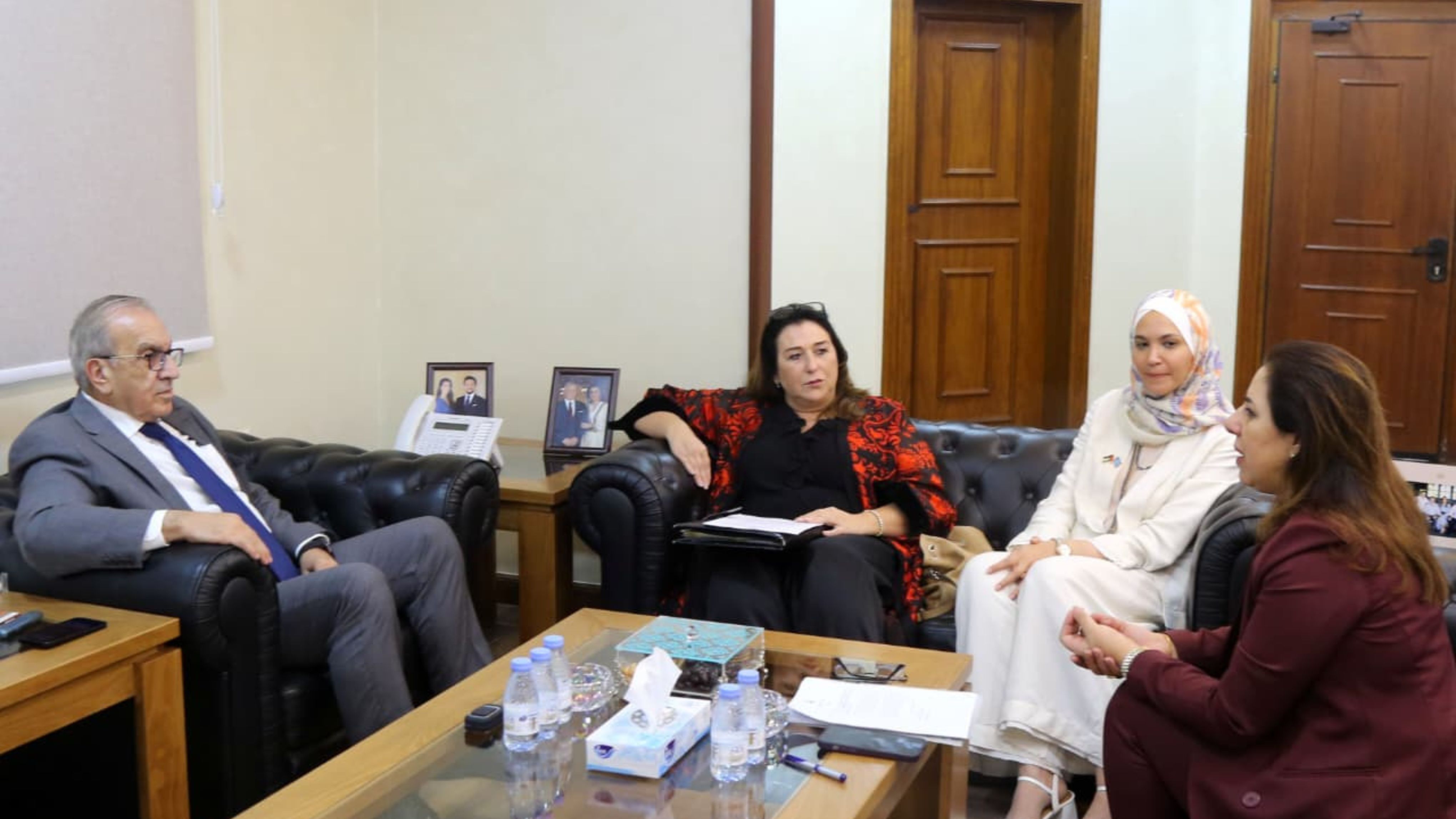 وزارة الأشغال وبرنامج الأمم المتحدة للمستوطنات البشرية يبحثان التعاون