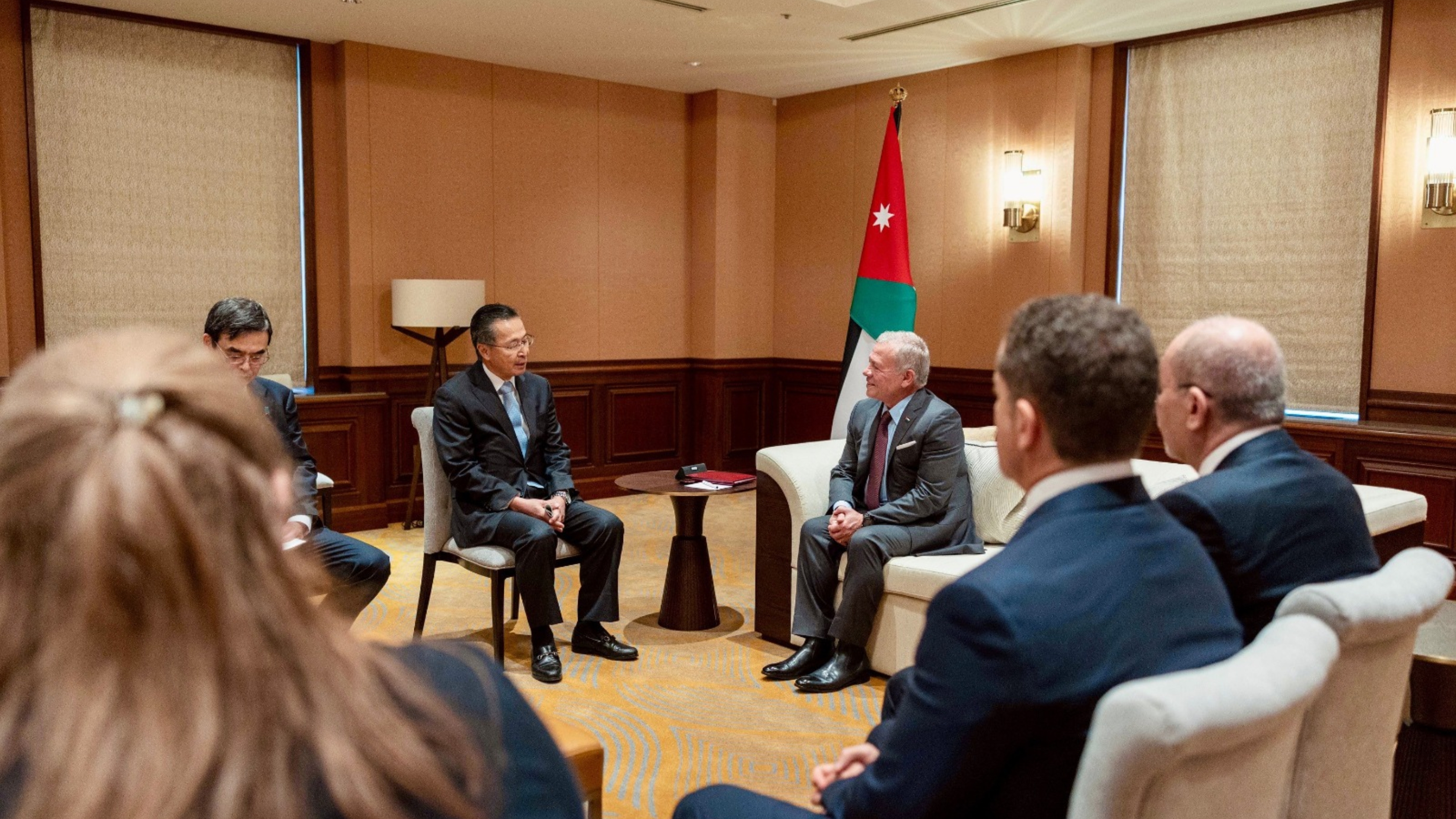 King meets with JETRO chairman, calls for exploring potential of joint investment window