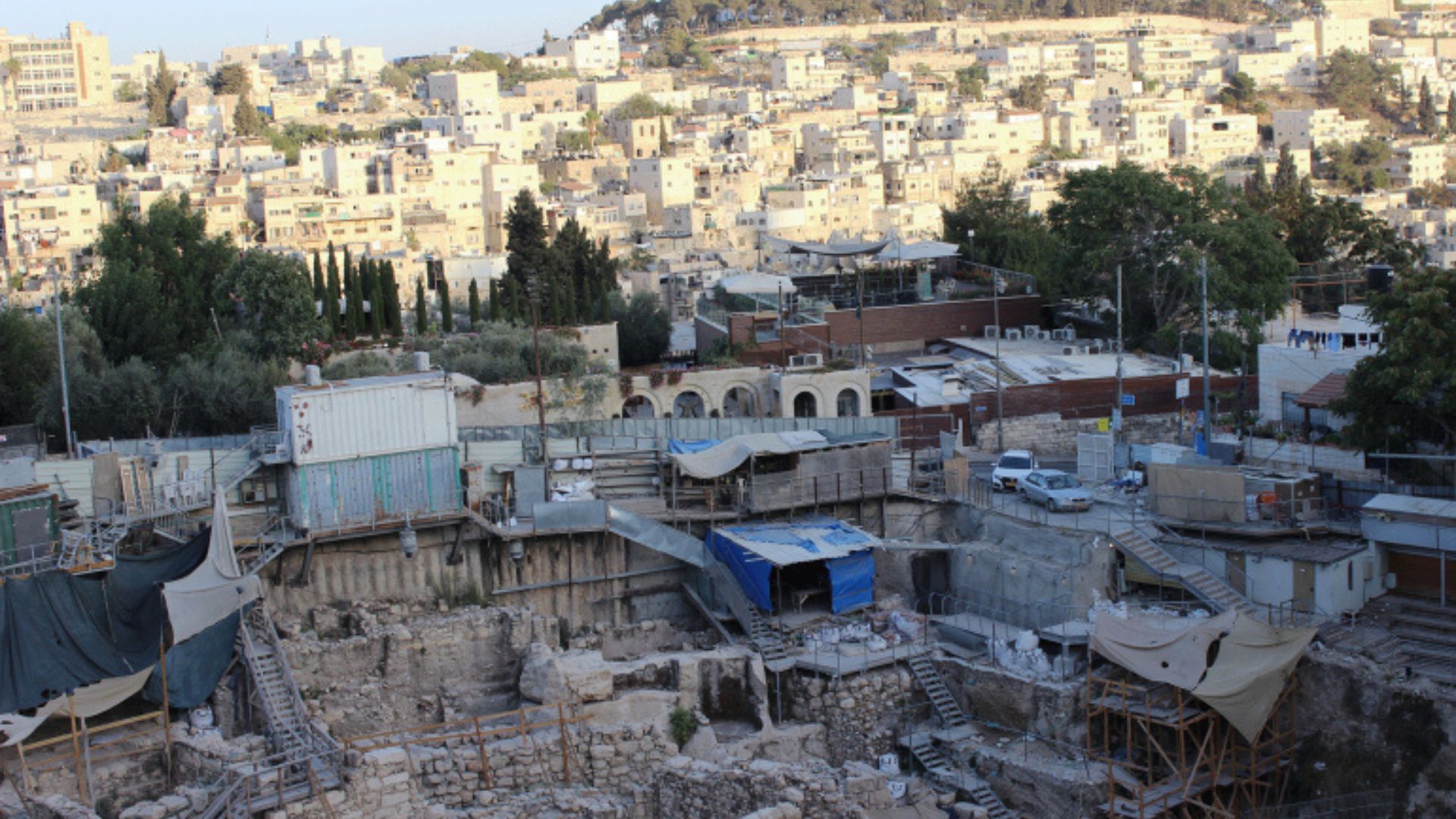 عين على القدس يناقش استهداف الاحتلال لأحياء بلدة سلوان
