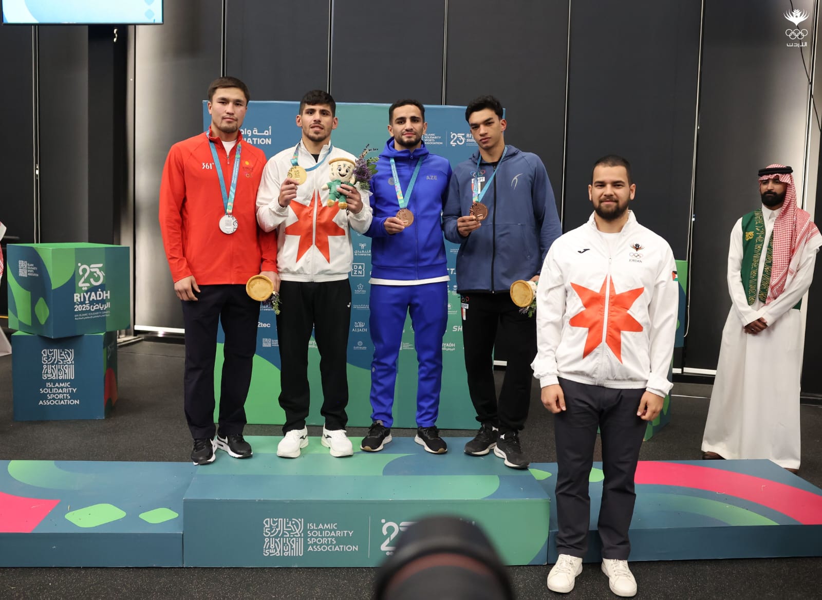 الأمير نايف بن عاصم يتوج عشيش بذهبية الملاكمة في دورة ألعاب التضامن الإسلامي