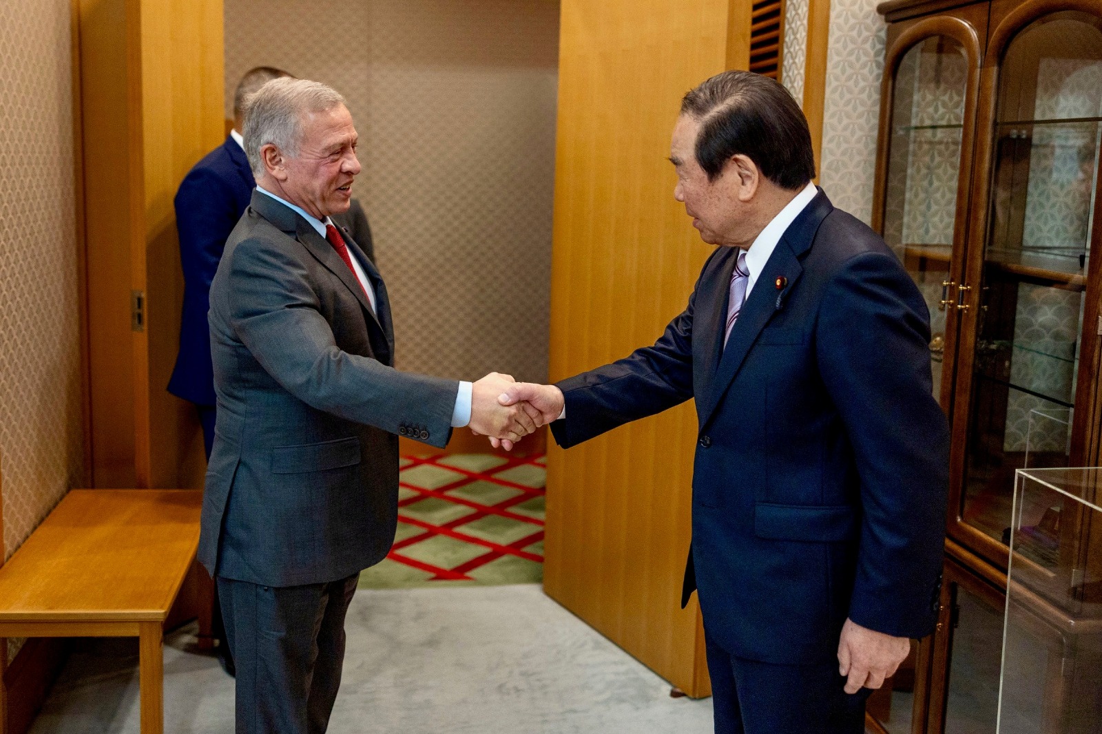 King meets with Japan parliament leaders in Tokyo