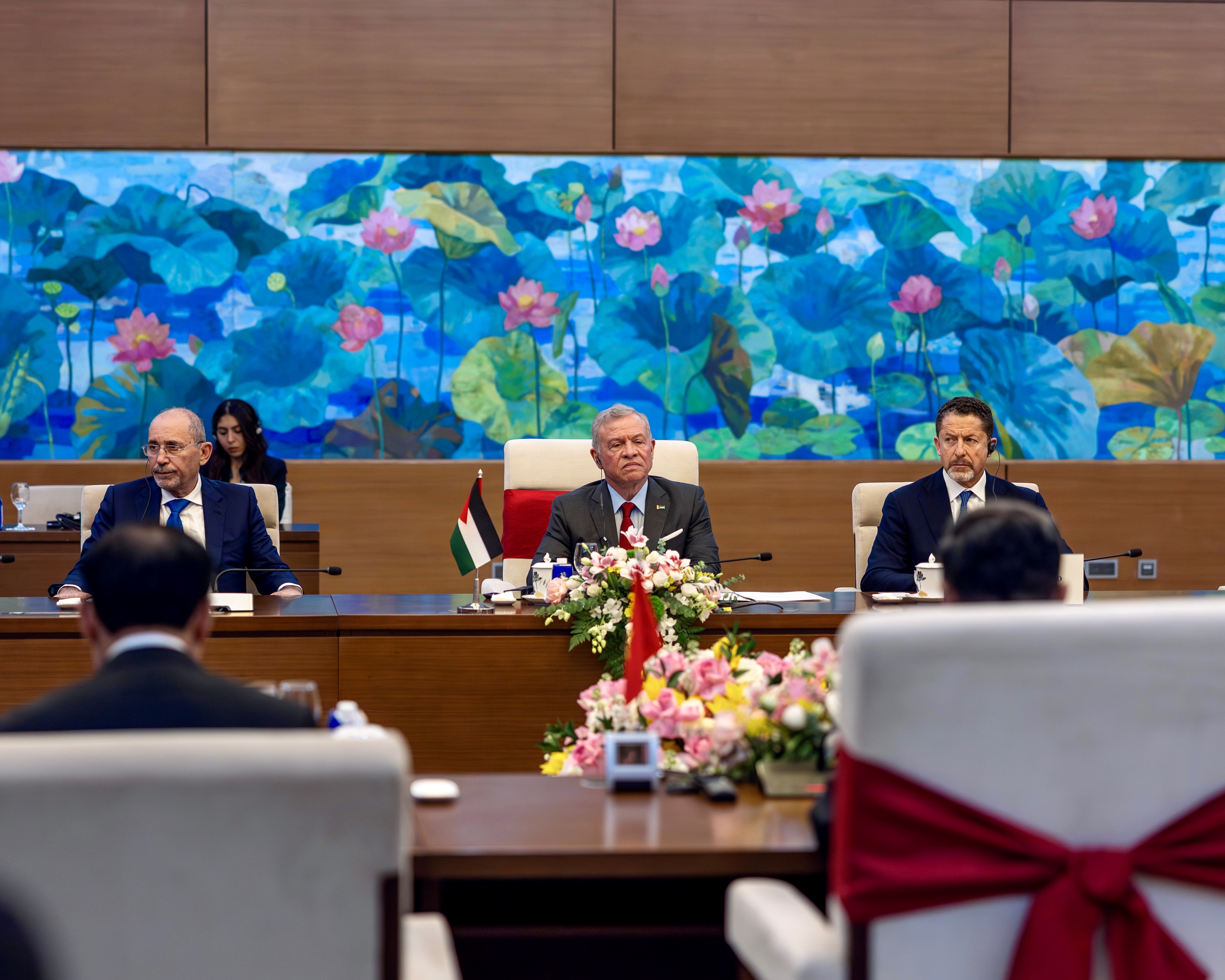 King meets with chairman of Vietnam National Assembly