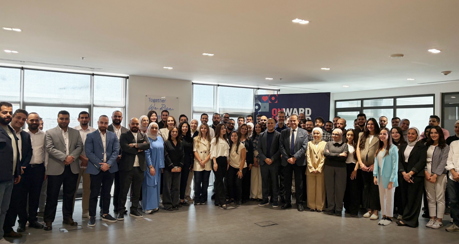 سميرات يطلع على مشروعات شركة الانتشار الرقمي