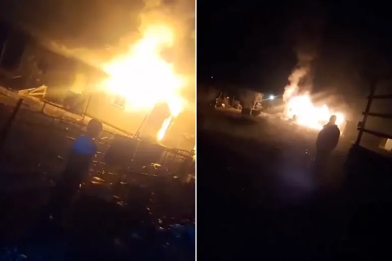 مستوطنون يحرقون مسجدا بسلفيت ويقتحمون الأقصى واعتقال 30 فلسطينيا بالضفة