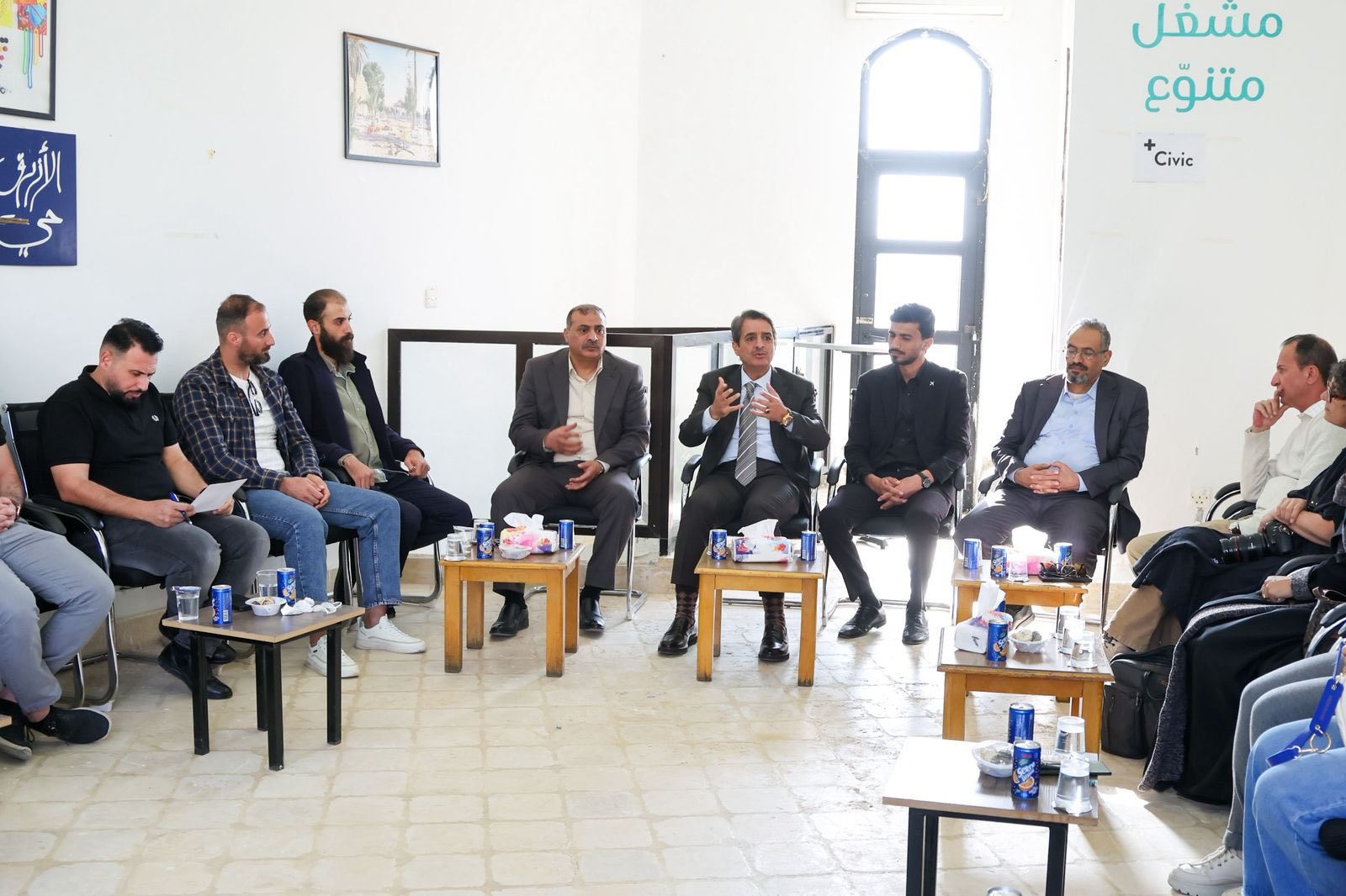 وزير الشباب يلتقي شباب وشابات الأزرق في المشروع التنموي السياحي