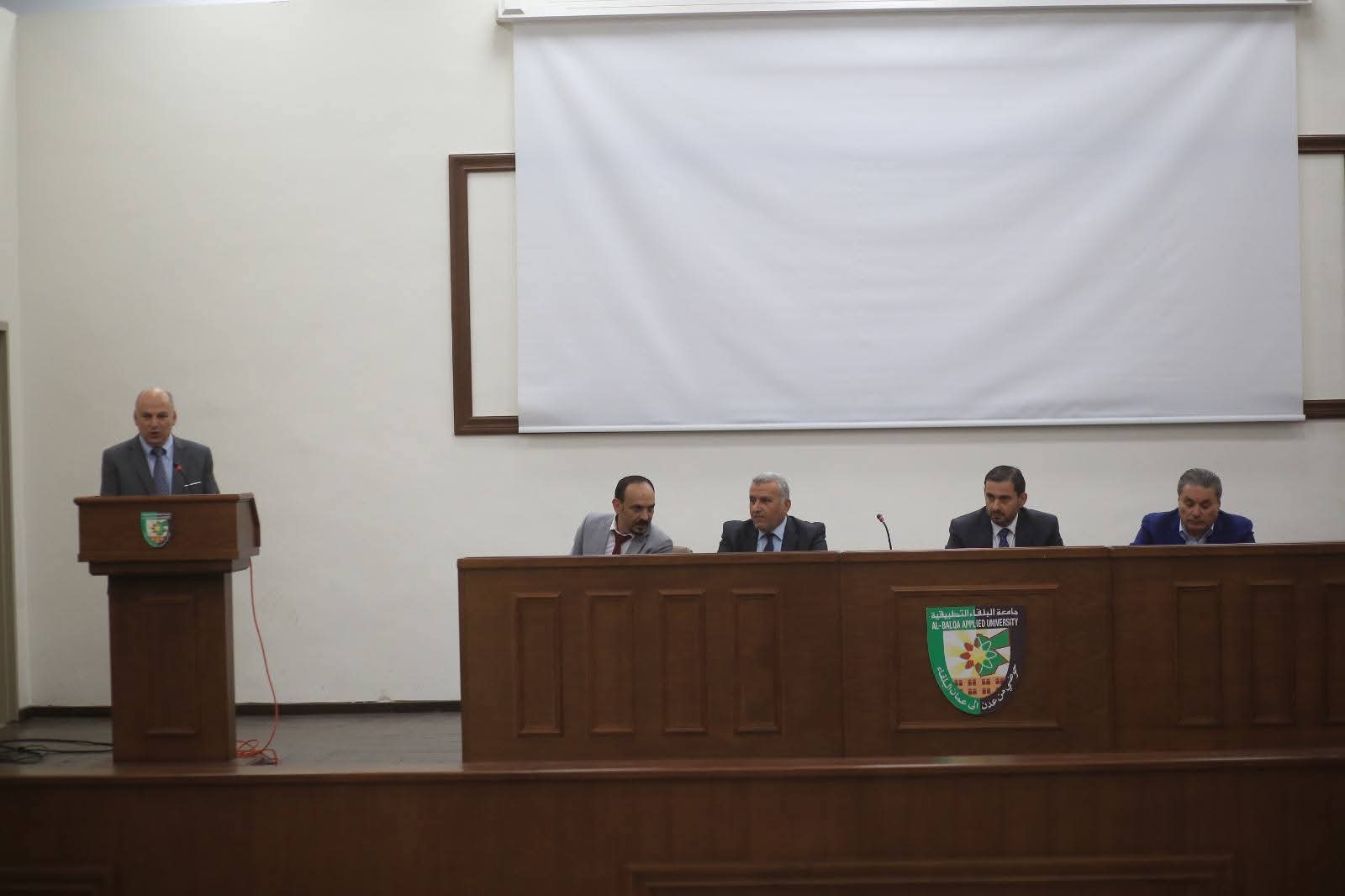 ندوة في كلية الحصن حول التعليم وسوق العمل المتجدد