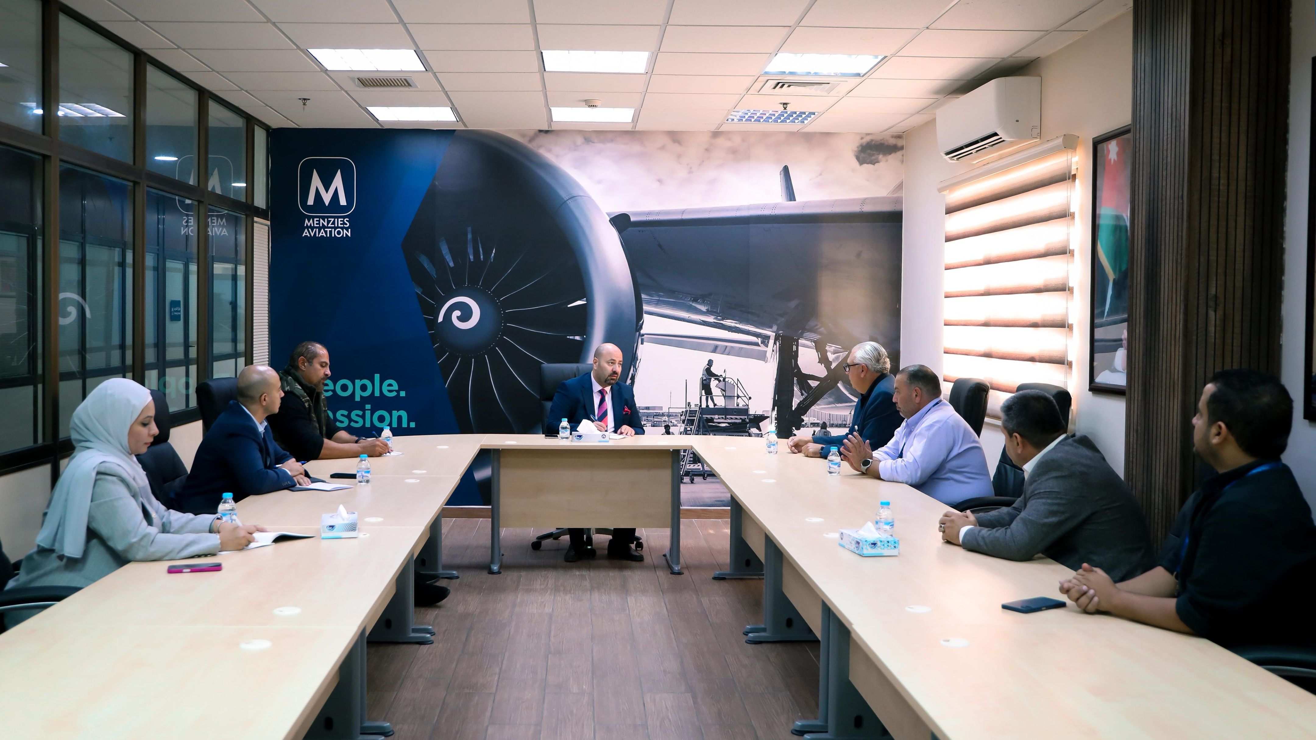 بحث تطوير قدرات الشحن الجوي بمطار "الملك الحسين "بالعقبة