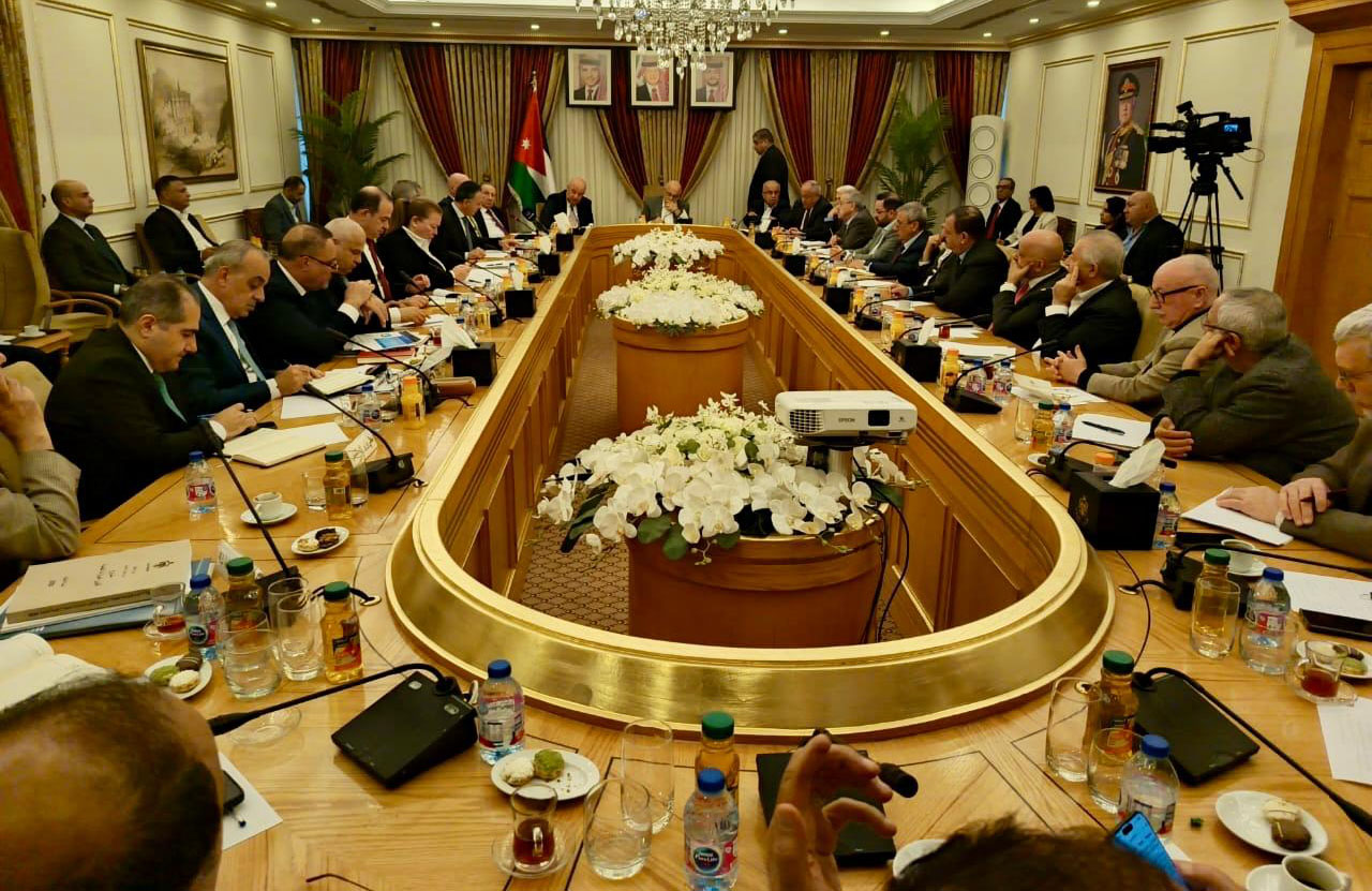 مالية الأعيان تبحث السياسات الاقتصادية العامة مع الفريق الوزاري الاقتصادي