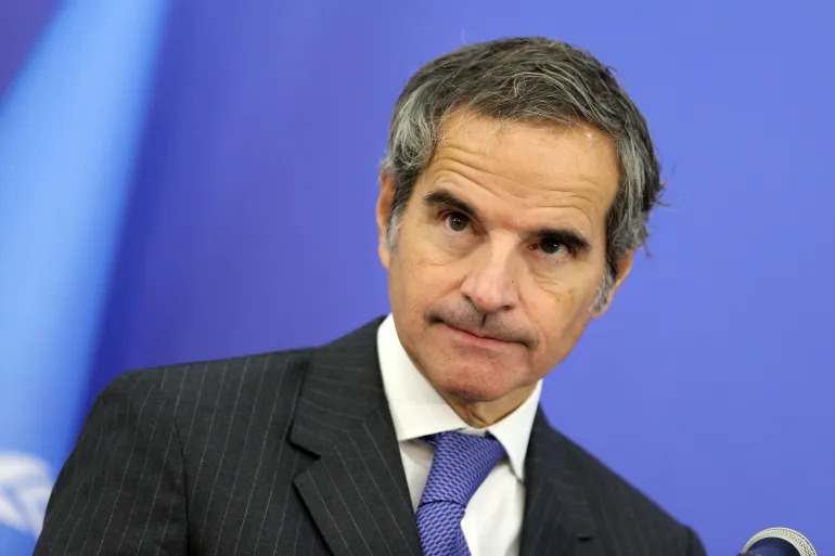 غروسي يدعو إيران للسماح بتفتيش المواقع النووية المتضررة