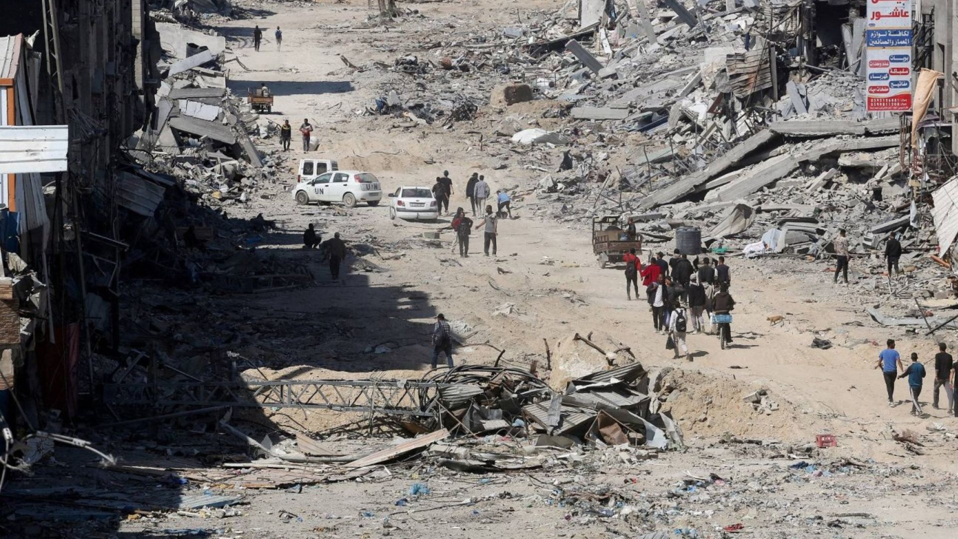 استشهاد فلسطيني وإصابة آخرين جراء قصف الاحتلال شرق خانيونس