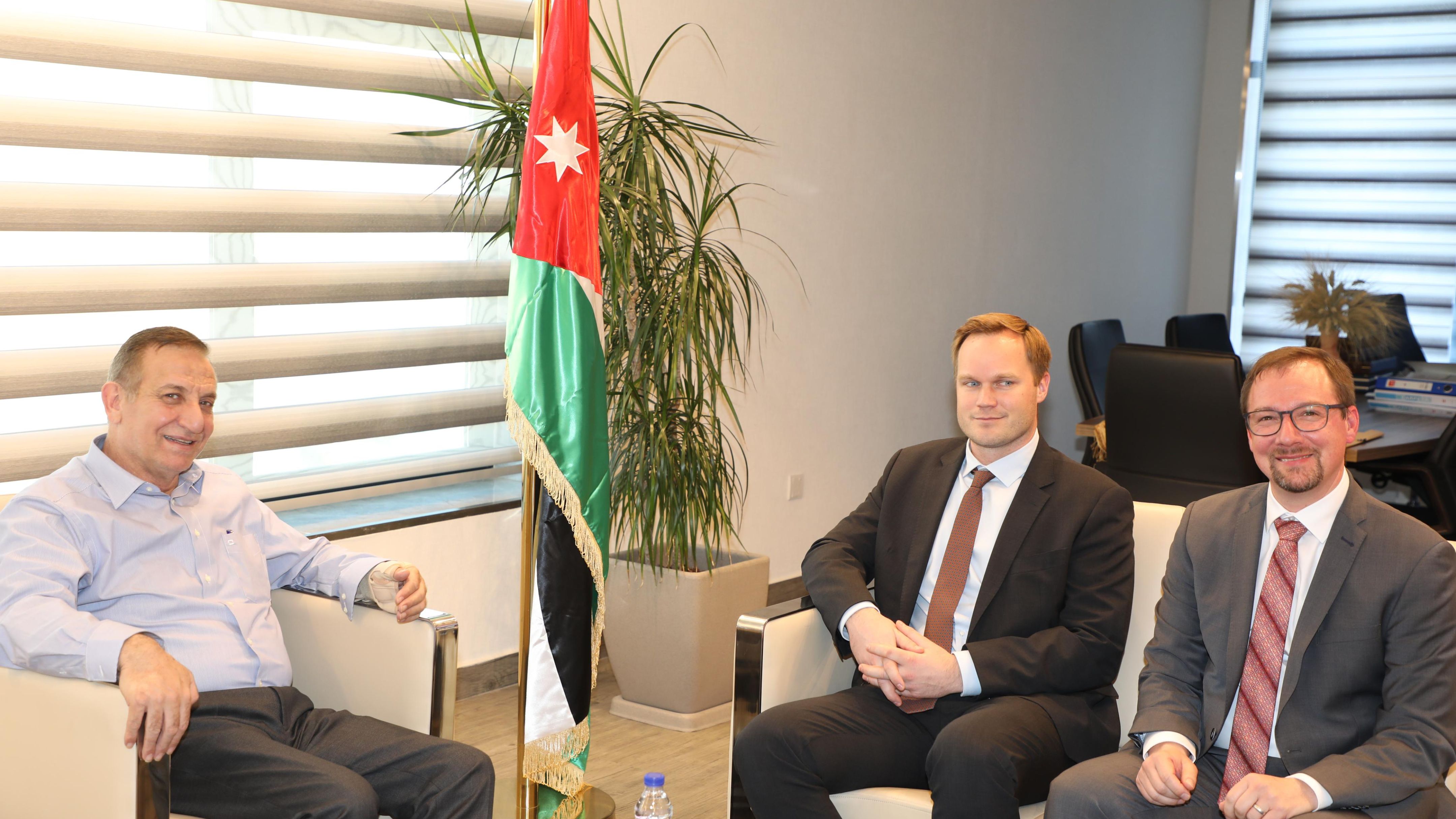 وزير الزراعة يلتقي مدير بنك الإعمار الألماني ووفد مرافق