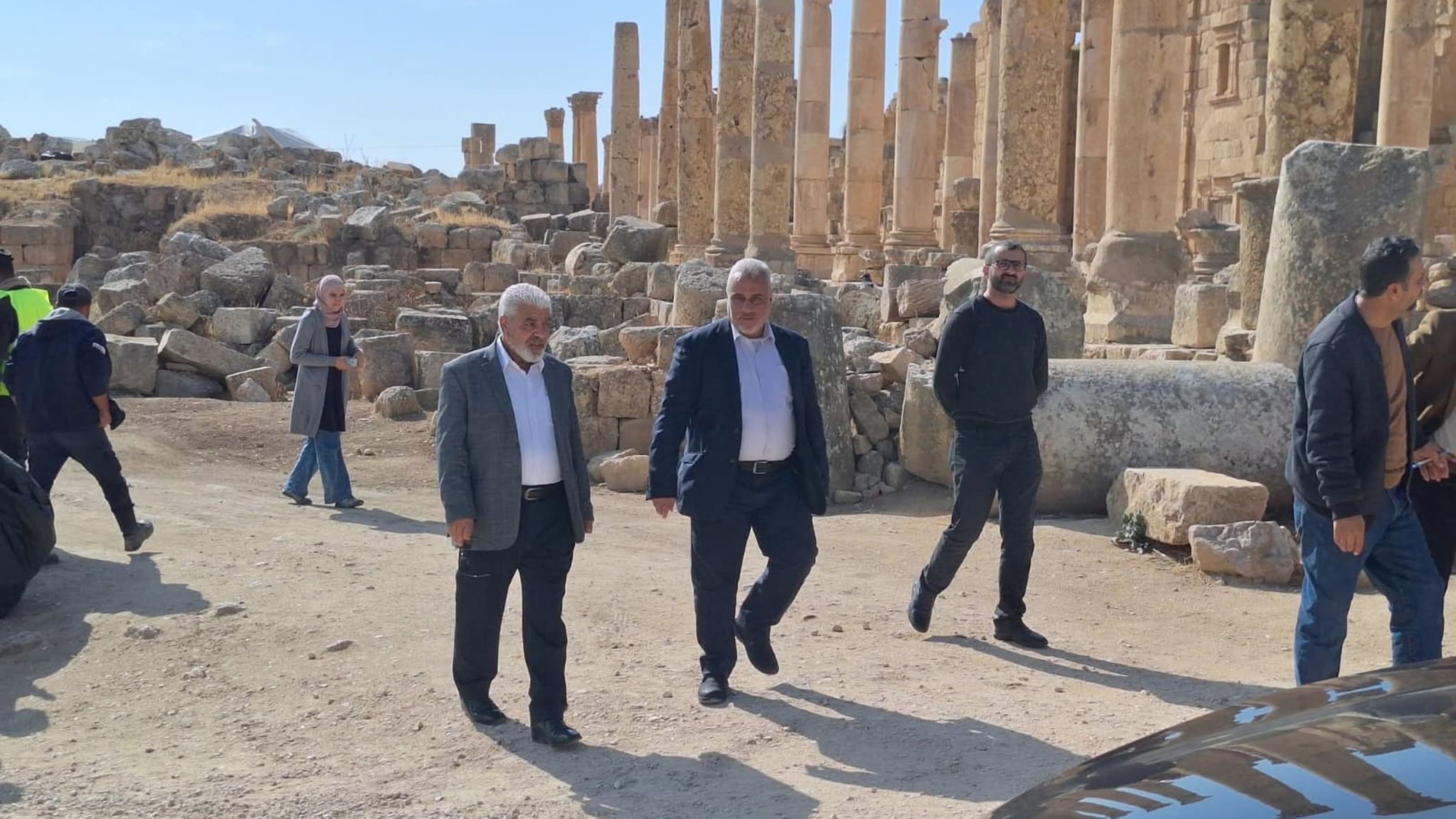 مدير عام الآثار  يتفقد المركز الإقليمي للصيانة والترميم وموقع جرش الأثري