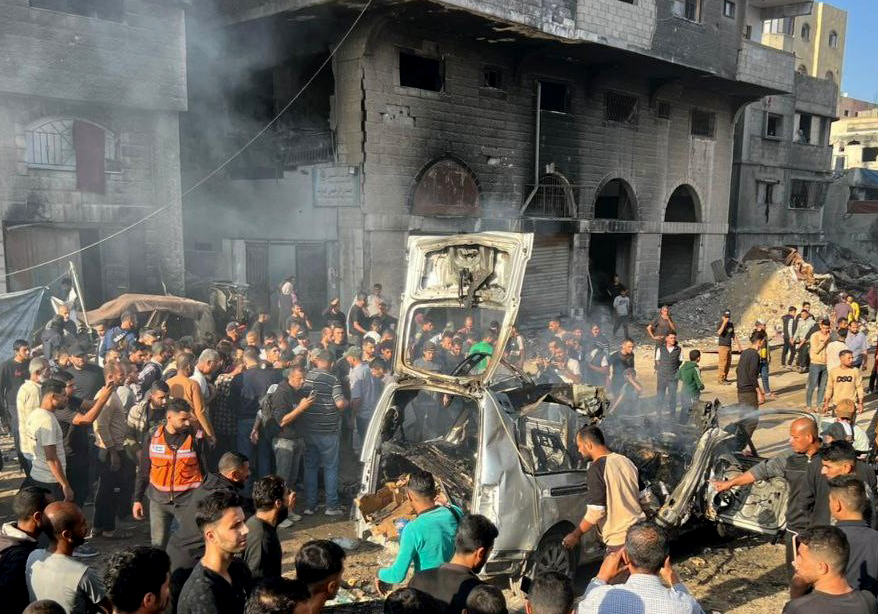 Israel kills 17 Palestinians in Gaza; wounds scores